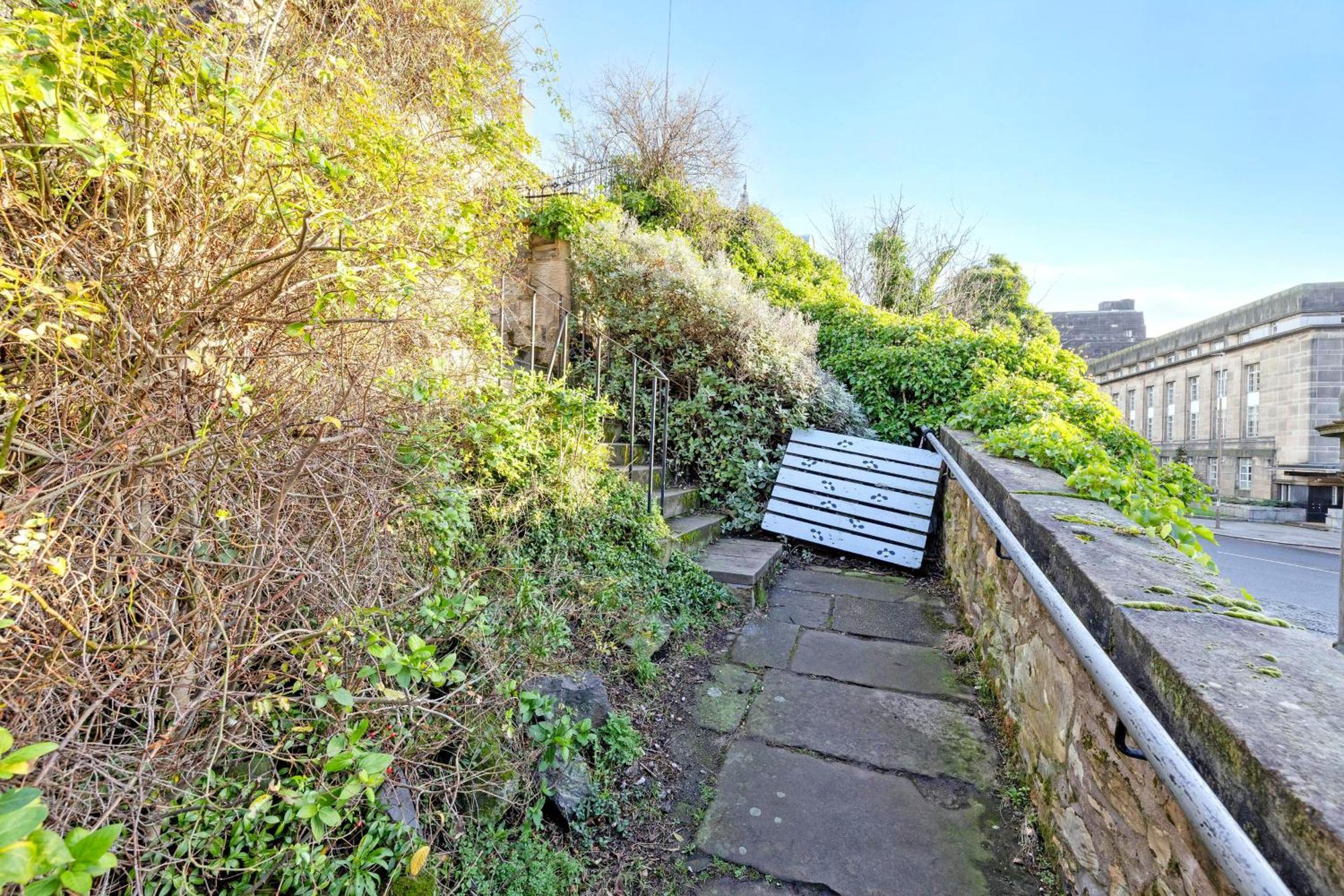 Joivy Beautiful Apartment, Private Garden, Calton Hill Apartment *