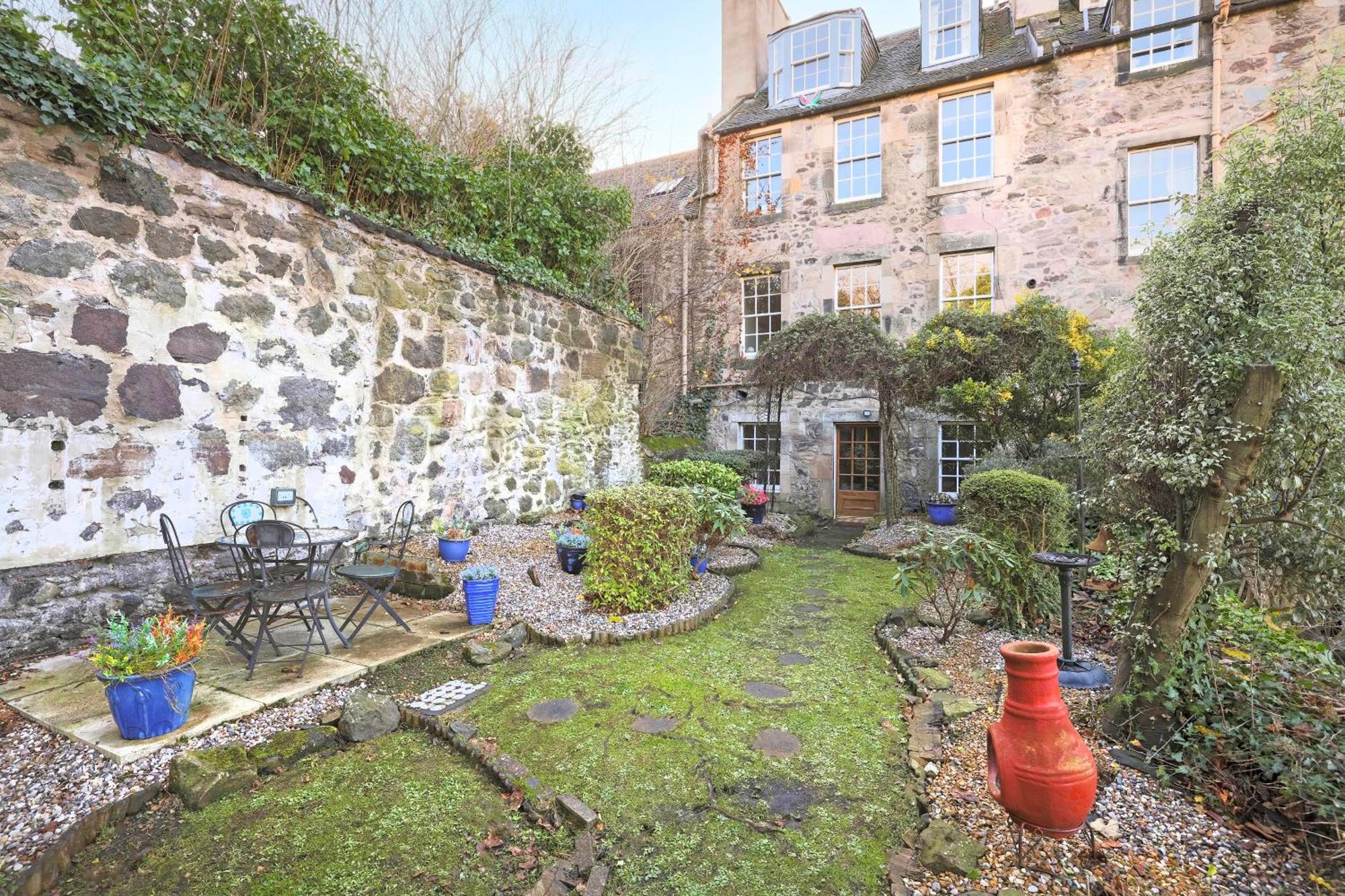 Joivy Beautiful Apartment, Private Garden, Calton Hill Apartment