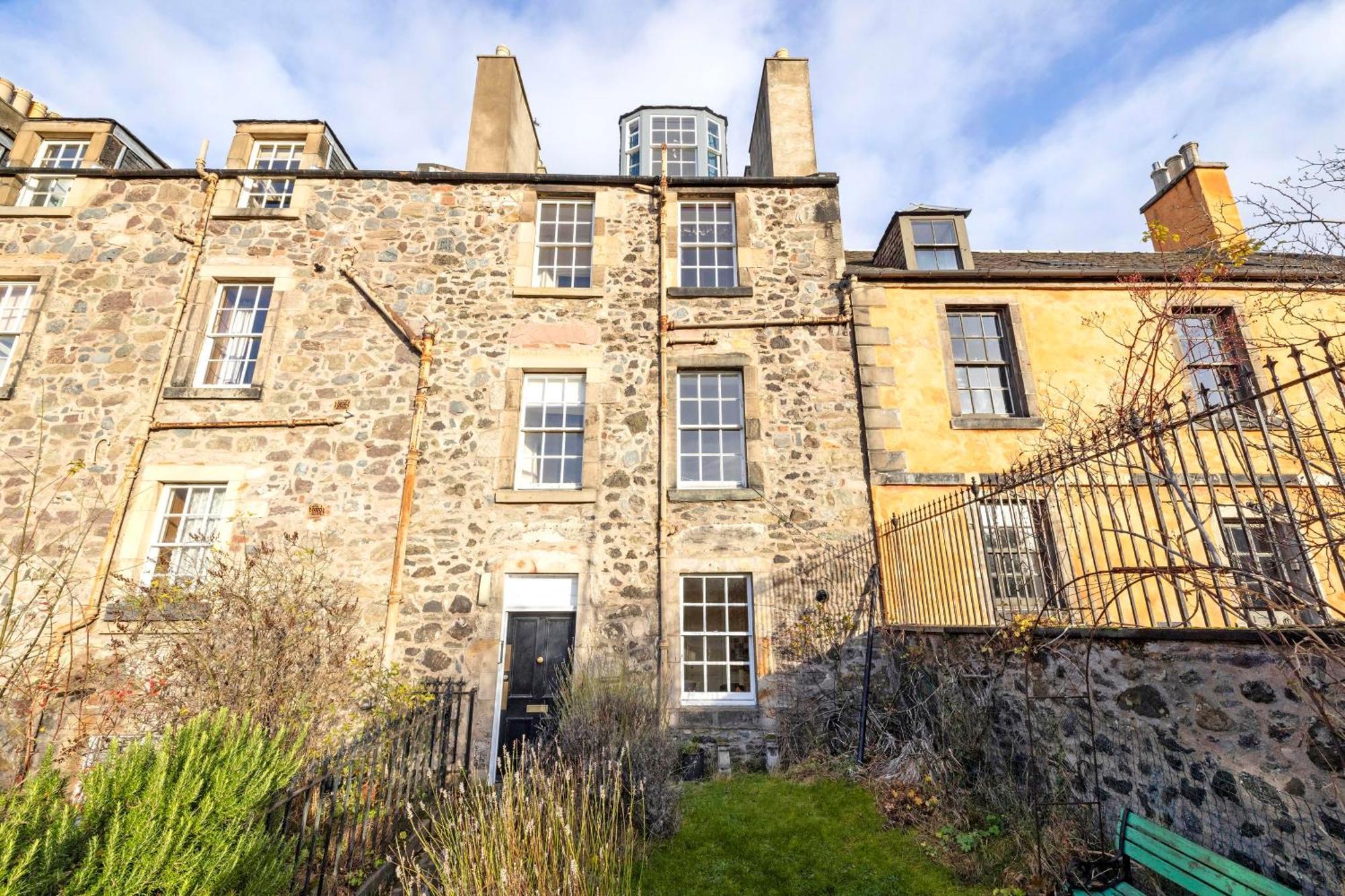 Joivy Beautiful Apartment, Private Garden, Calton Hill Apartment