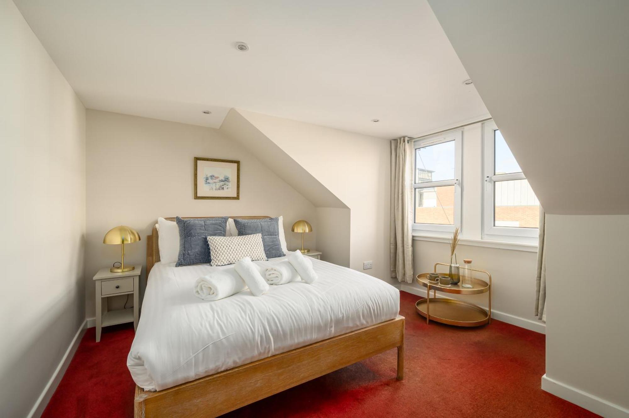 Adam Drysdale House 2*