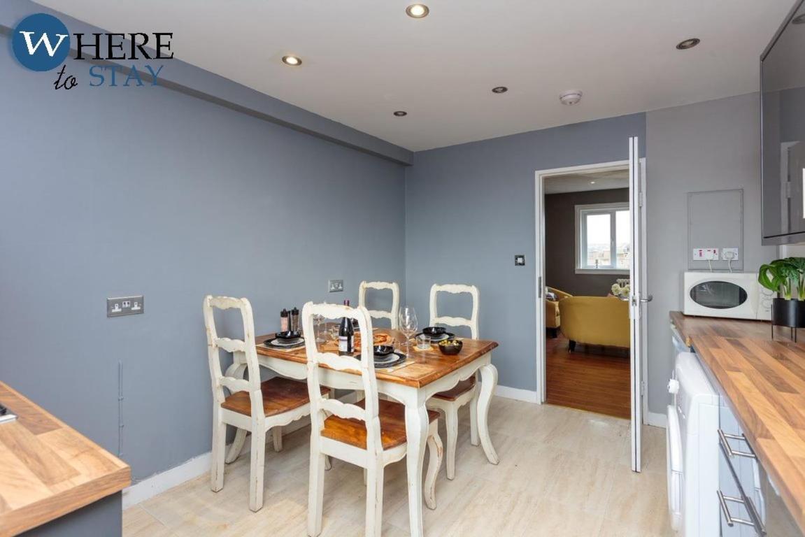 Stylish 3 Bedroom Apartment, *