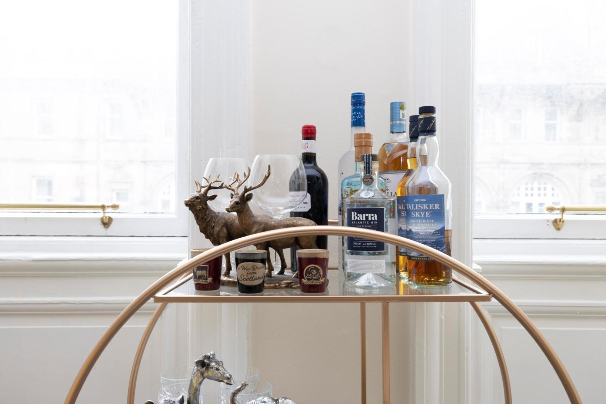 Stylish 2-bedroom Old Town Next To Royal Mile Apartment Edinburgh