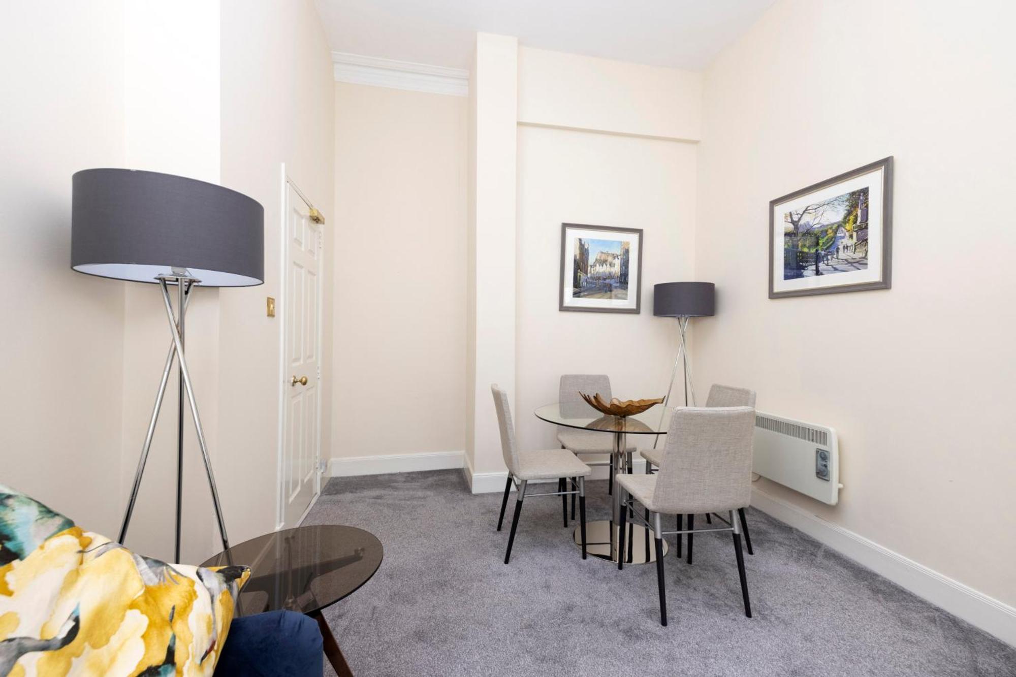 Stylish 2-bedroom Old Town Next To Royal Mile