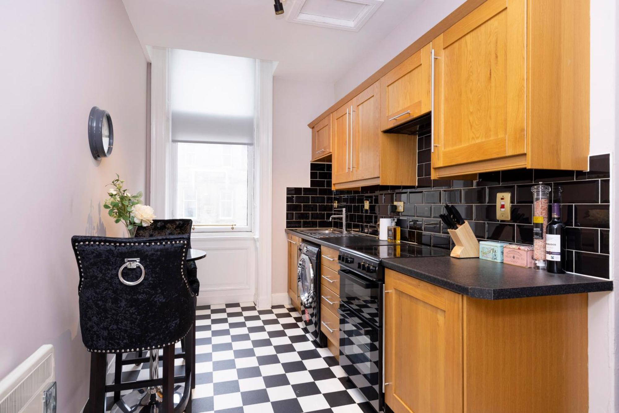 Apartment Stylish 2-bedroom Old Town Next To Royal Mile Edinburgh
