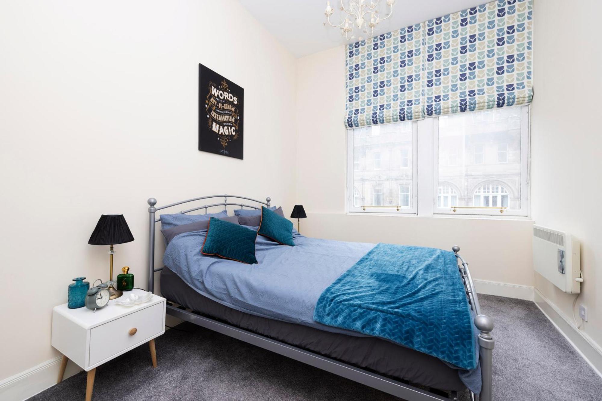 Stylish 2-bedroom Old Town Next To Royal Mile Apartment *