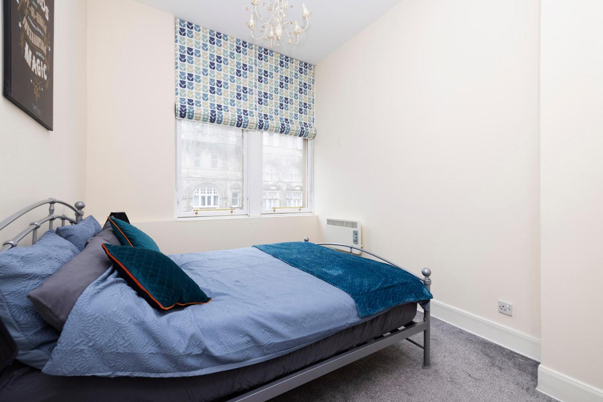 Stylish 2-bedroom Old Town Next To Royal Mile Apartment *