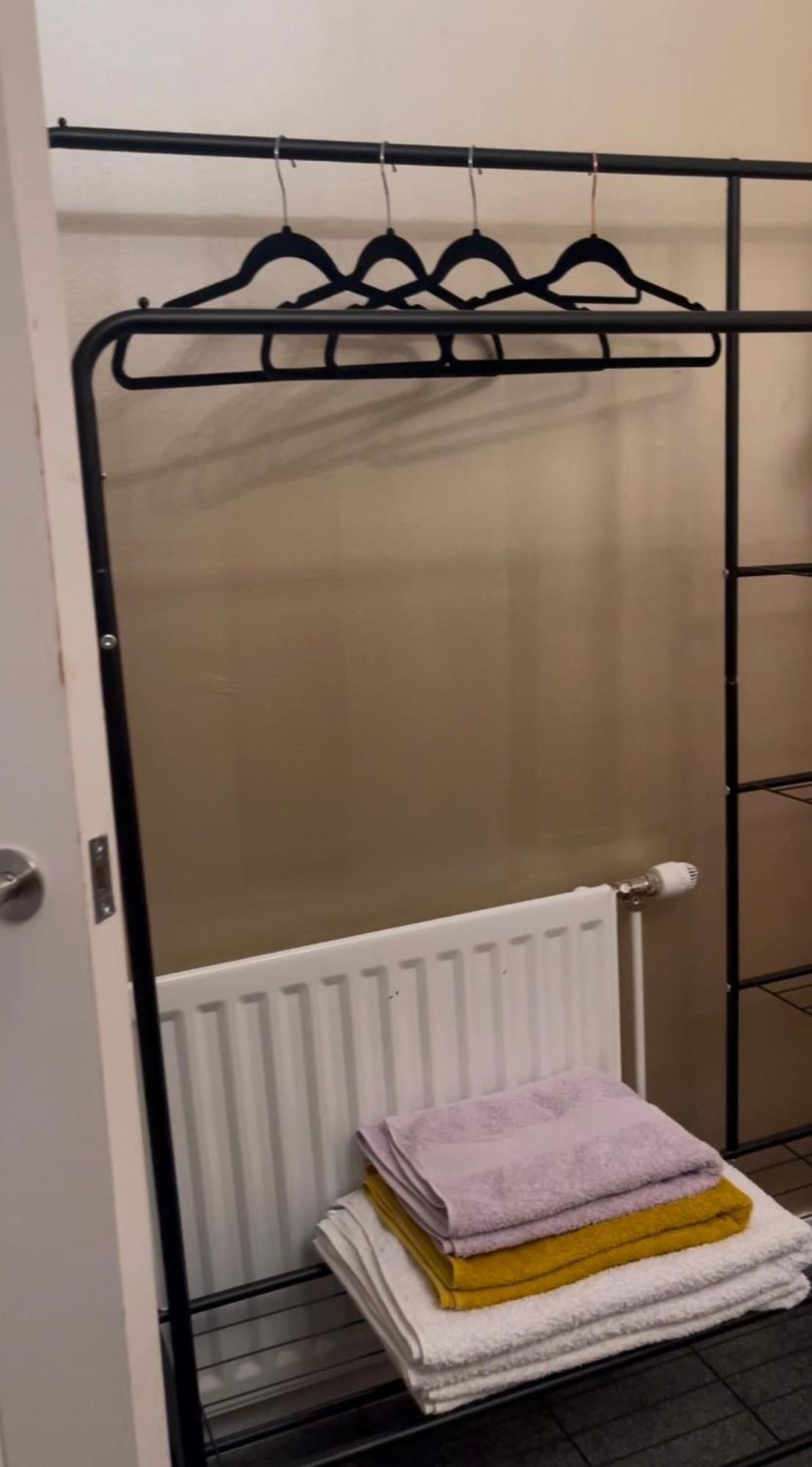 Cosy, Stylish Bedroom For Business And Work Travellers * Edinburgh