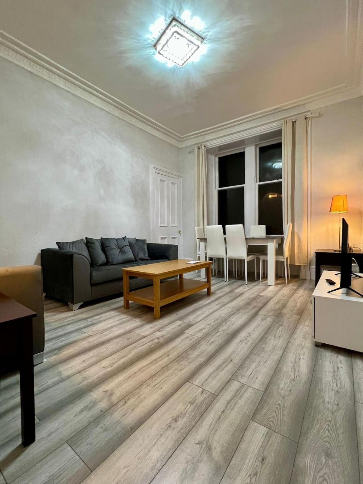 Old Town Royal Mile 2 Bedrooms * Edinburgh
