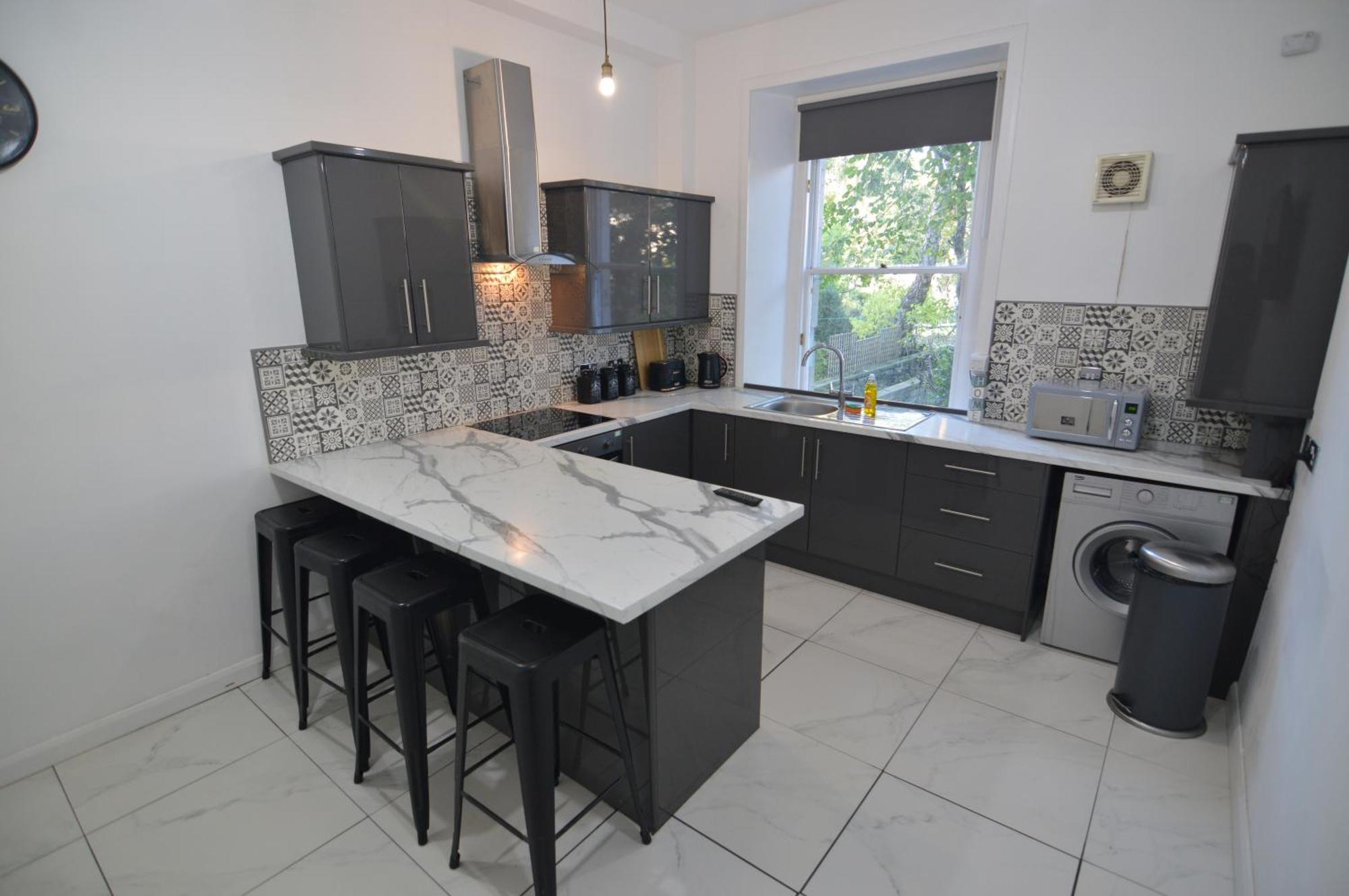 Apartment Upmarket Ground Floor In Morningside Edinburgh