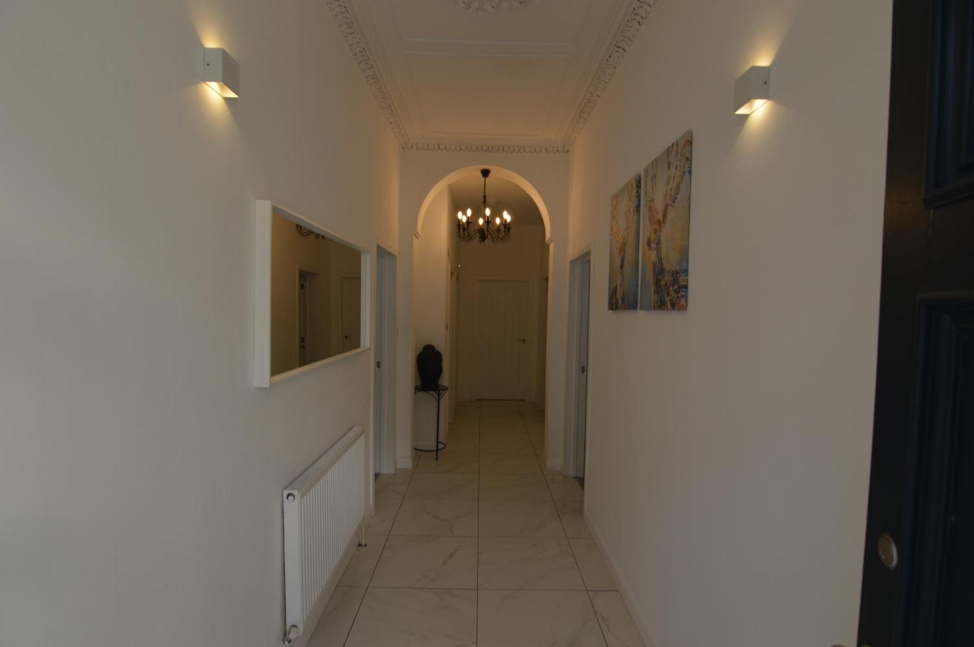 Upmarket Ground Floor In Morningside *