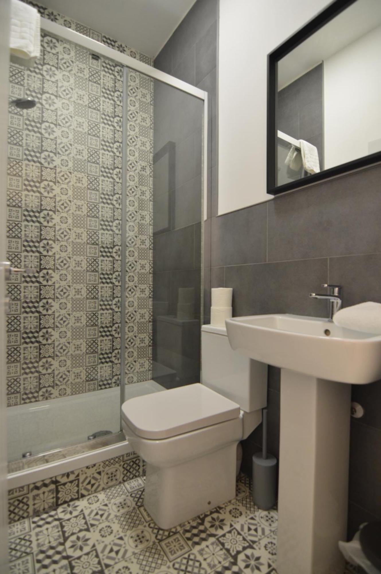 Upmarket Ground Floor In Morningside *