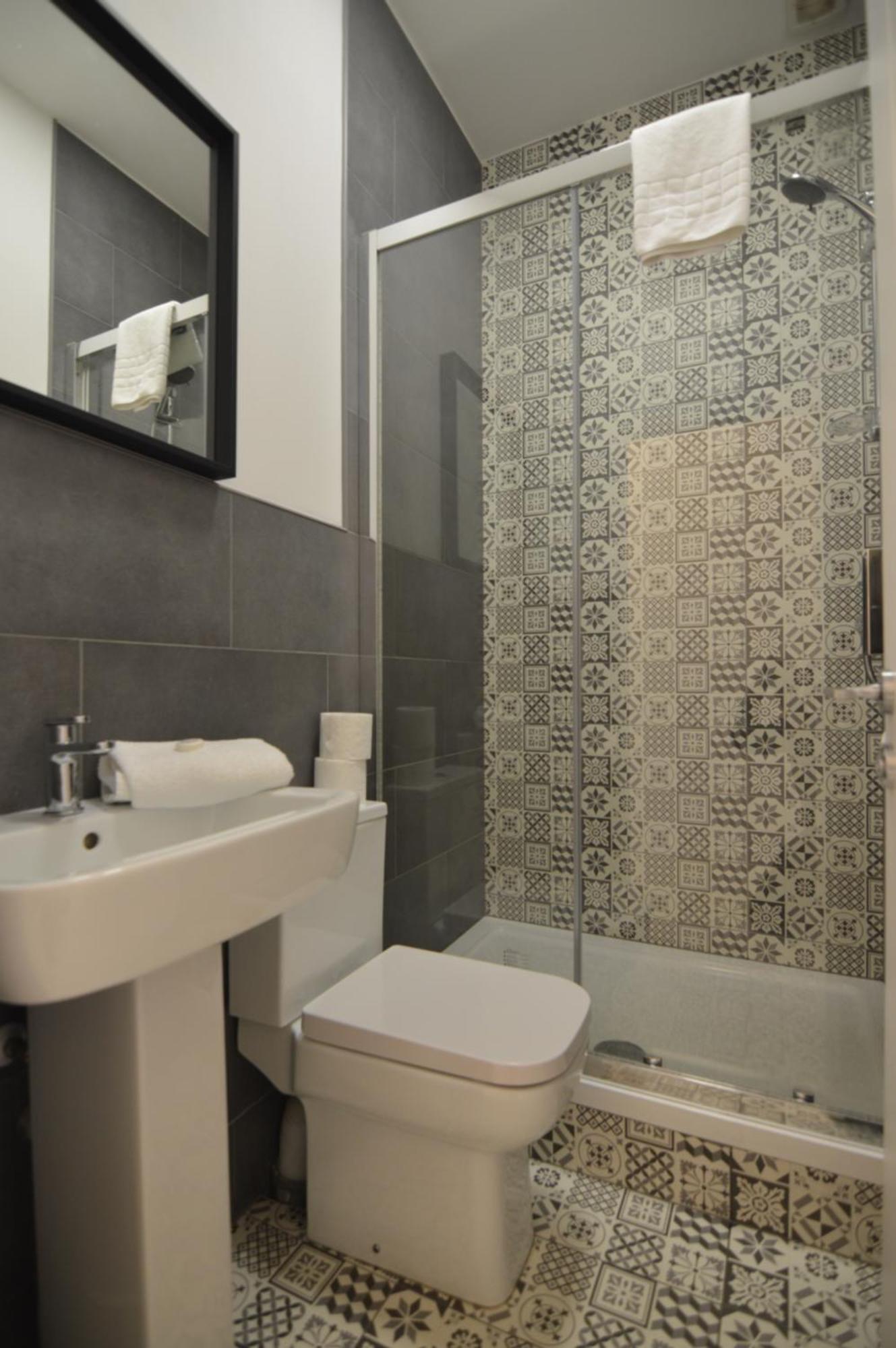 Upmarket Ground Floor In Morningside Apartment *