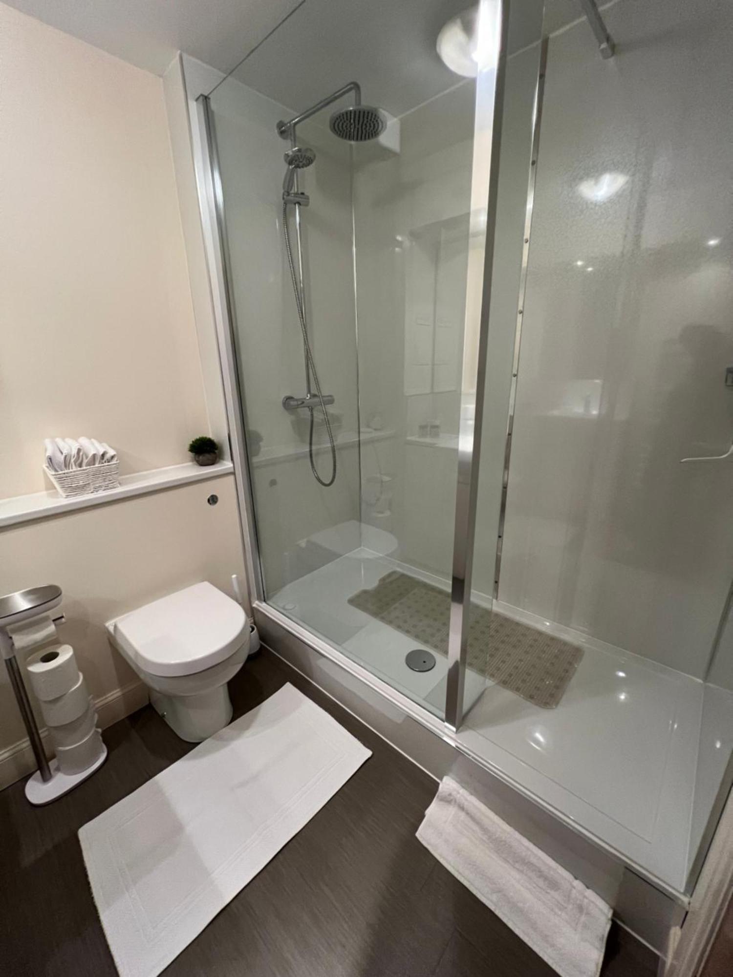 Old Town, Free Parking, Outlander Experience Apartment
