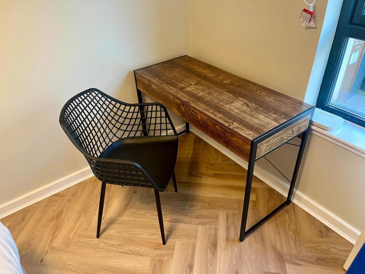 Luxury Spacious 4 Dbl Br House With Free Parking Edinburgh