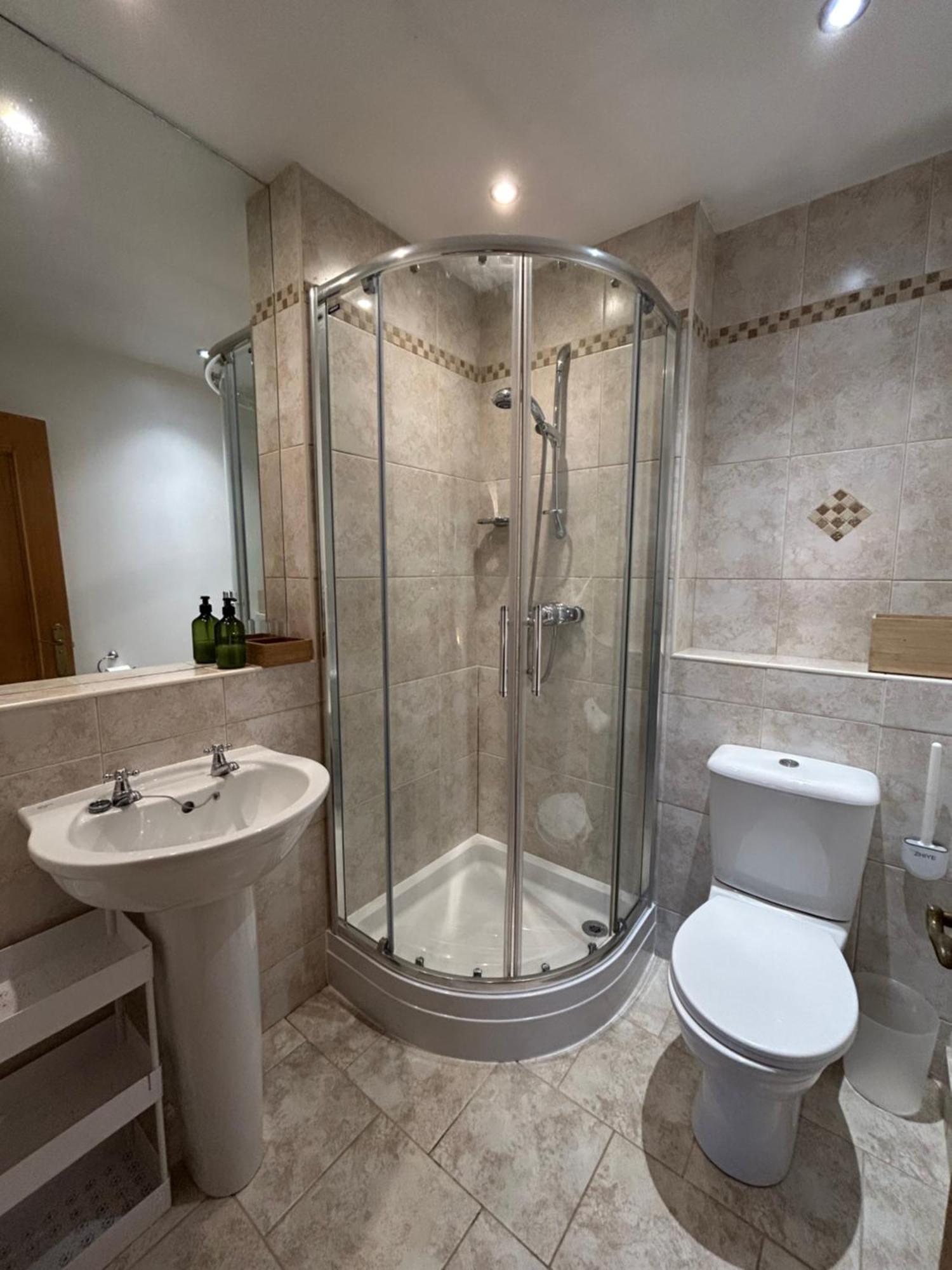 Spacious 2 Bedroom Flat In The Centre EDI