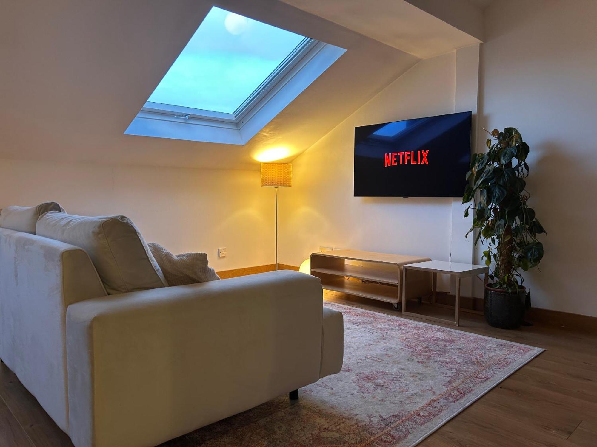 Apartment Spacious 2 Bedroom Flat In The Centre