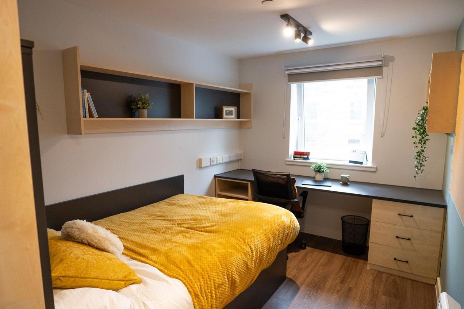 Apartment Premium Student-only At Portsburgh Court, *