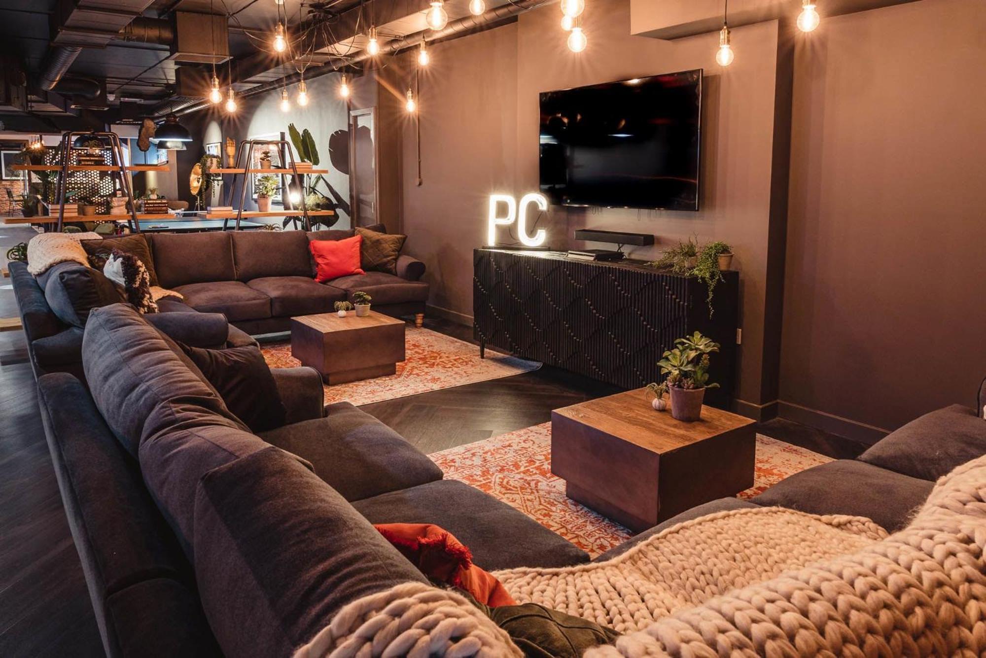 Apartment Premium Student-only At Portsburgh Court,