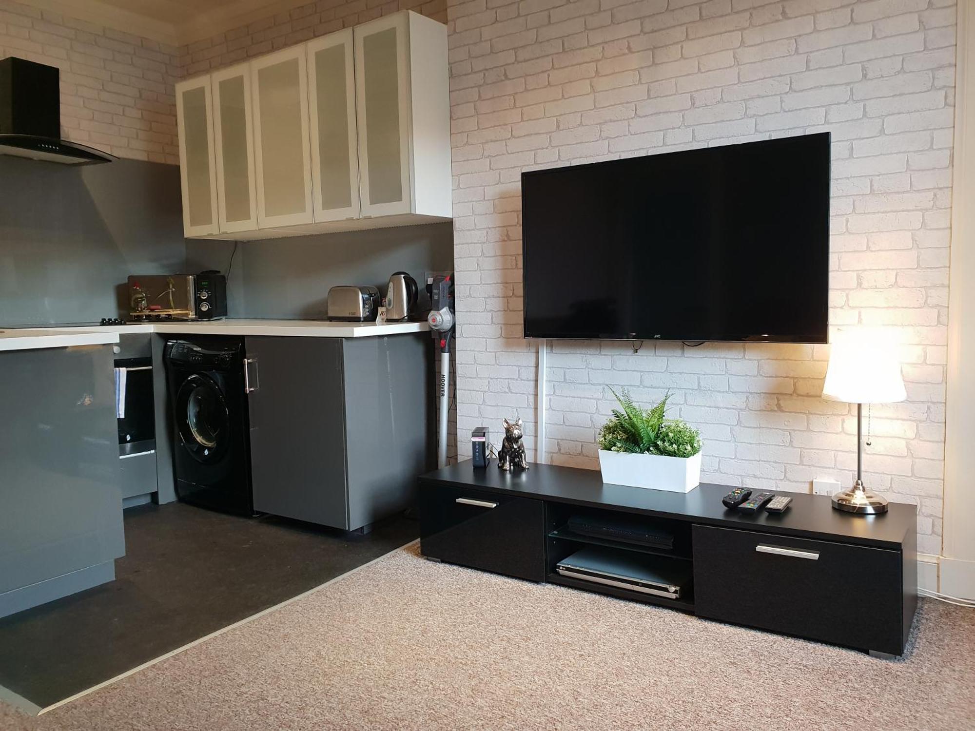 Apartment The Broughton - Modern 1 Bed Flat - Walking Distance From Centre *