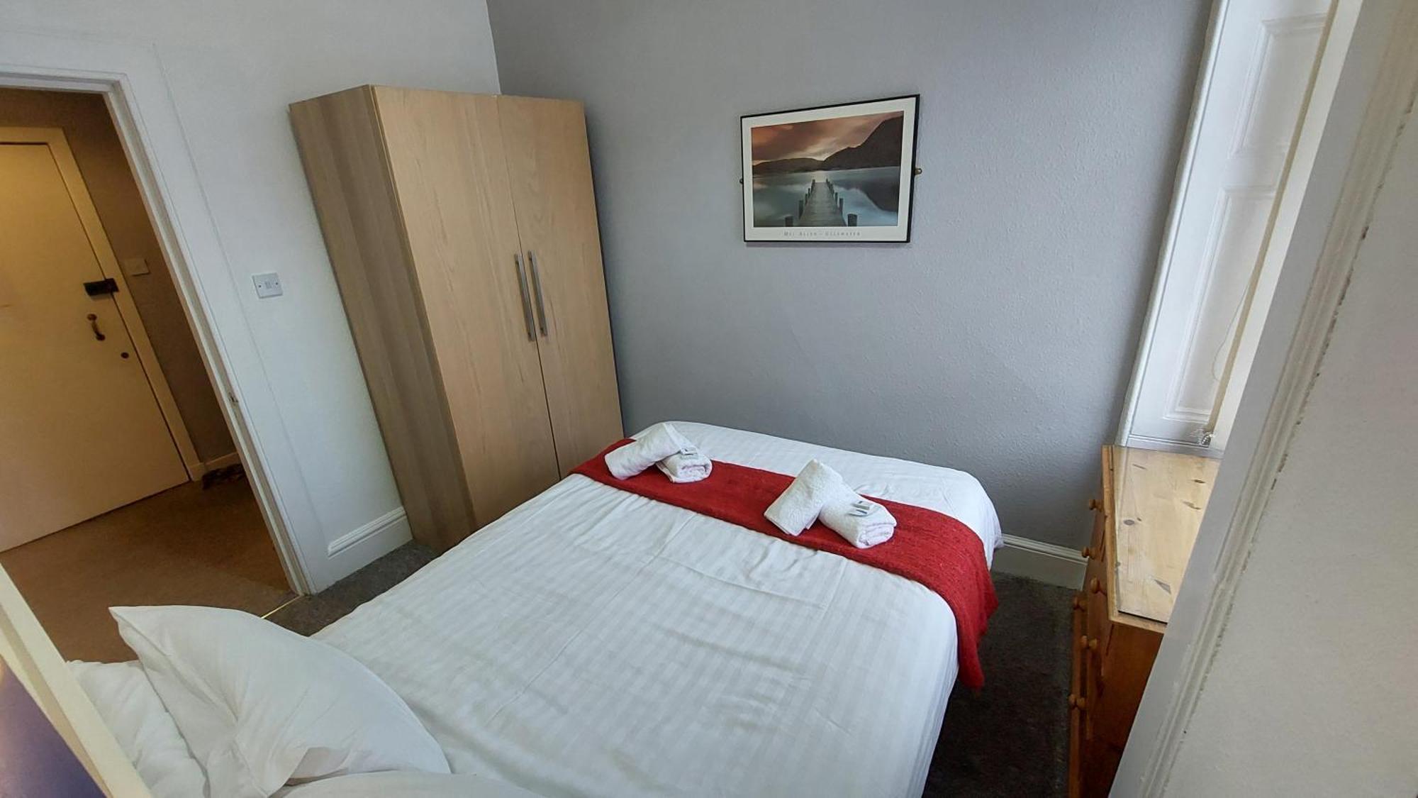Grindlay Street Apartment