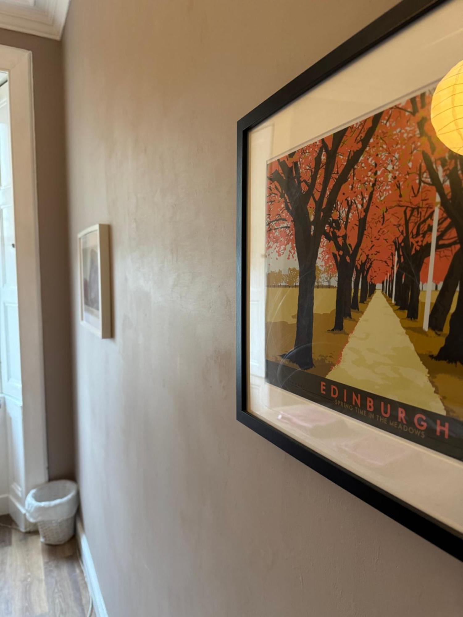 Homestay In Historic Tenement Shared Near Old Town Edinburgh