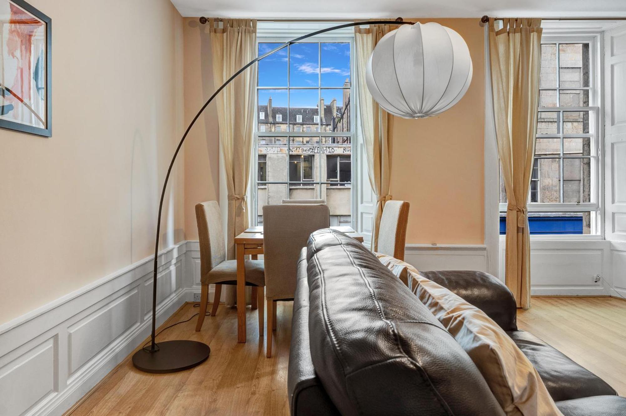 Gorgeous, Cozy 2br Royal Mile-old Town