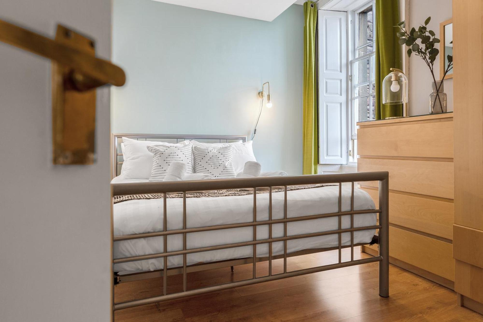 Gorgeous, Cozy 2br Royal Mile-old Town Apartment *