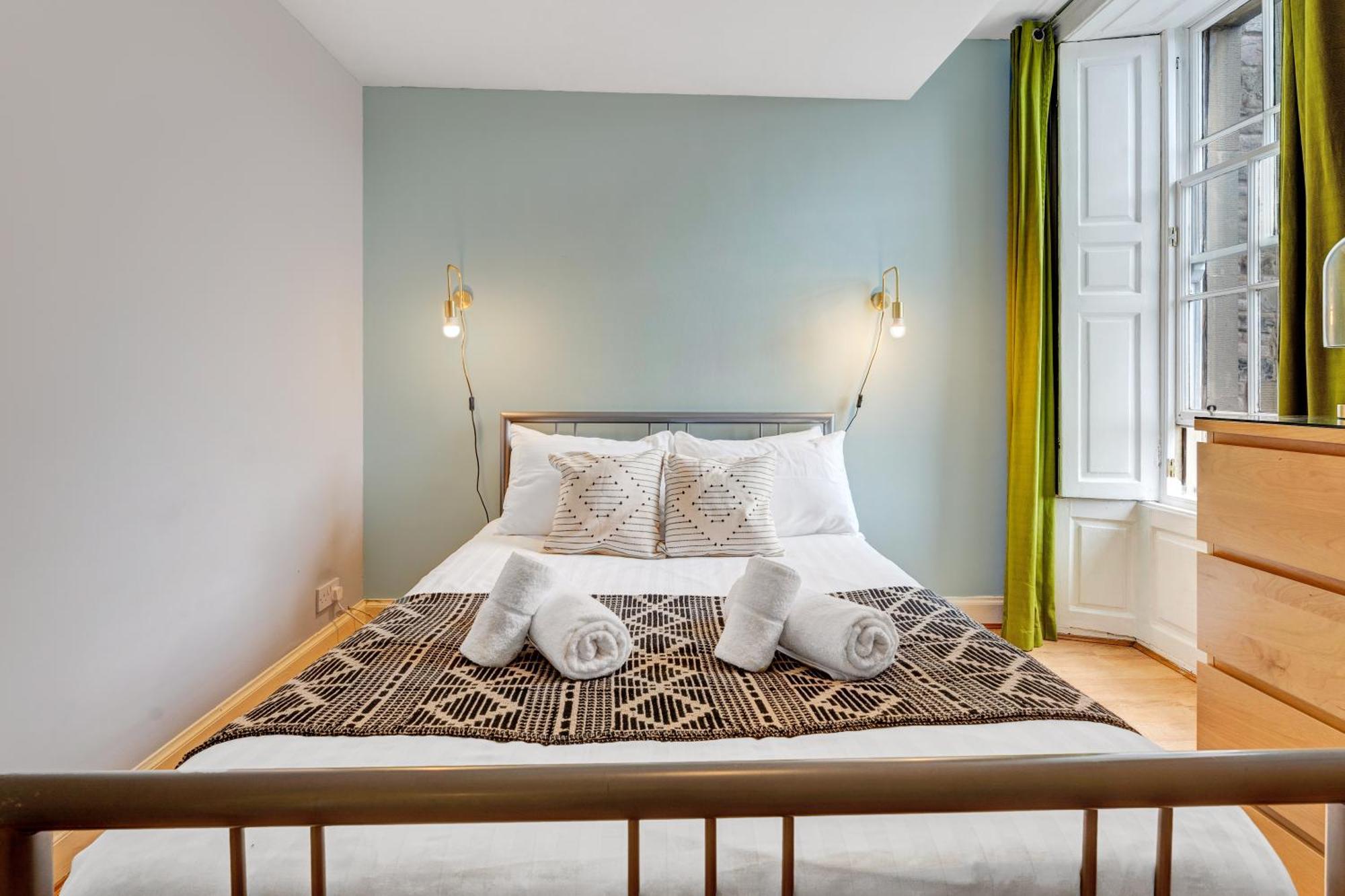 Gorgeous, Cozy 2br Royal Mile-old Town Apartment Edinburgh