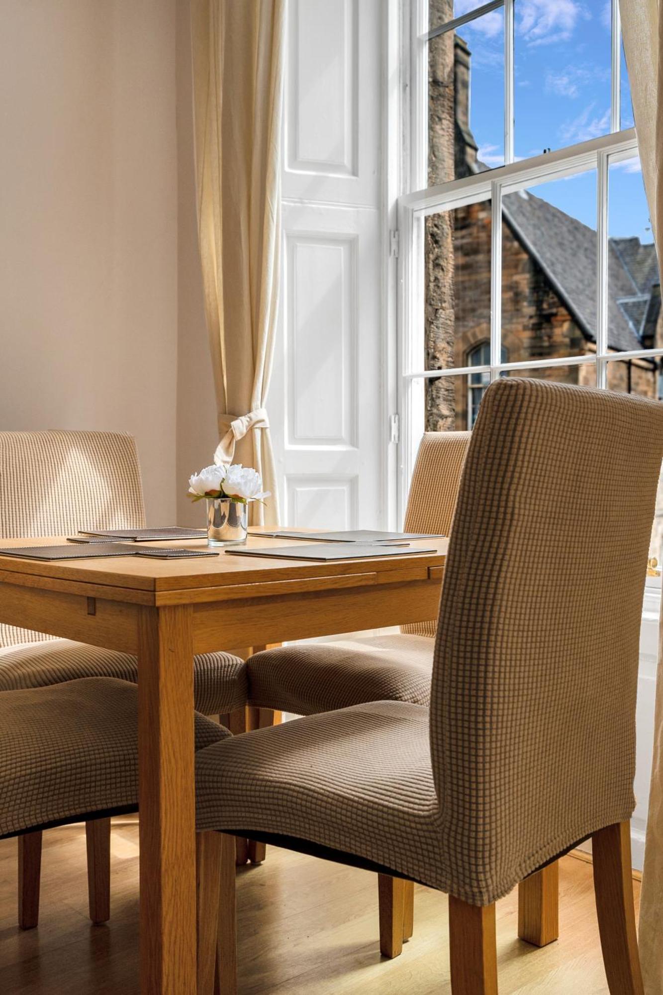 Gorgeous, Cozy 2br Royal Mile-old Town * Edinburgh