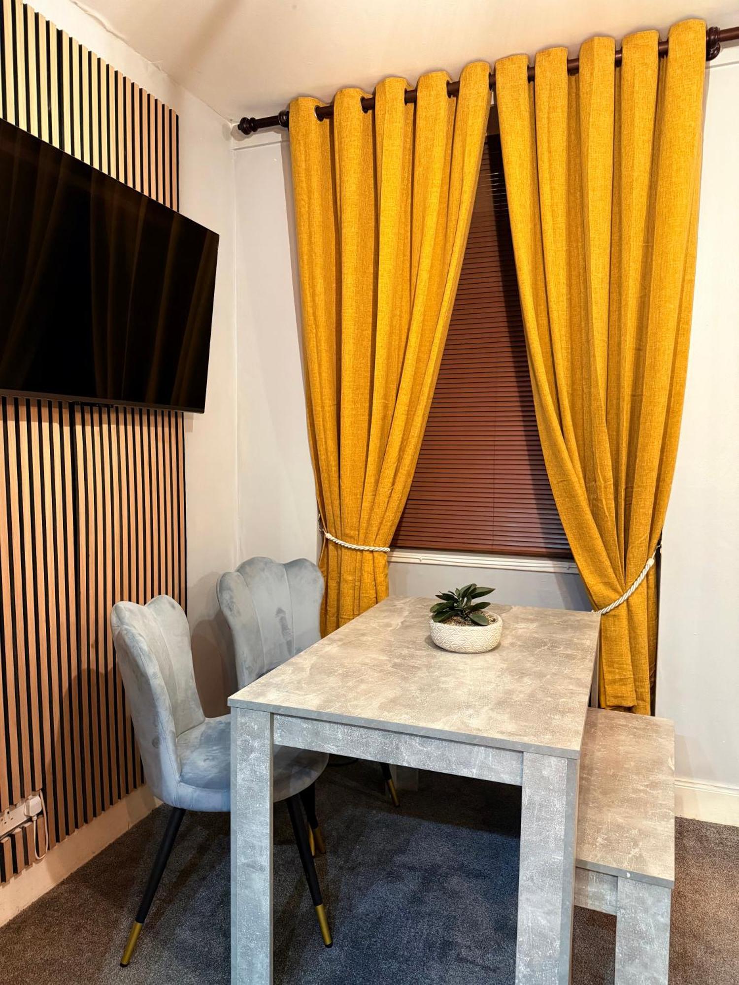 Apartment Two Bedroom Apartment-central Edinburgh-old Town-licensed