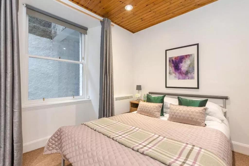 1 Bed In Great Location *