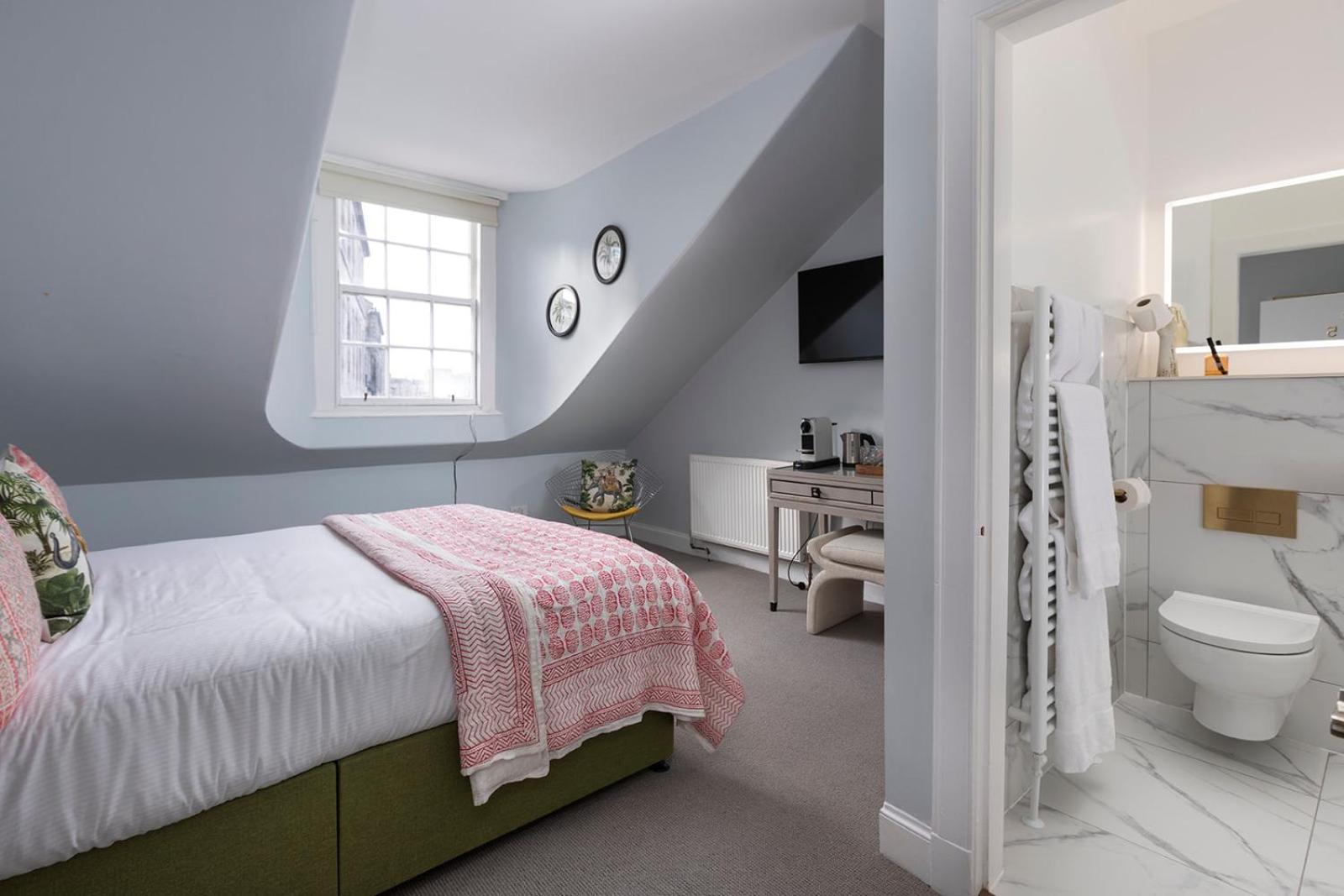 The Broughton Townhouse Hotel 3*