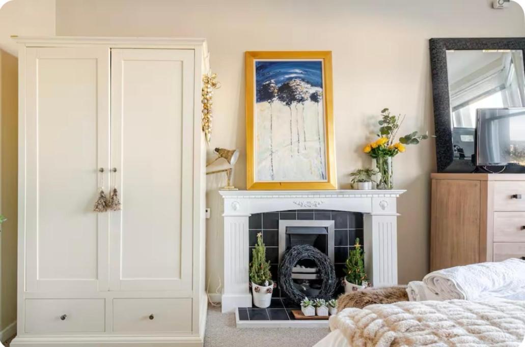 Wonderwall - Huge Garden In Luxury House - Free Parking Homestay *