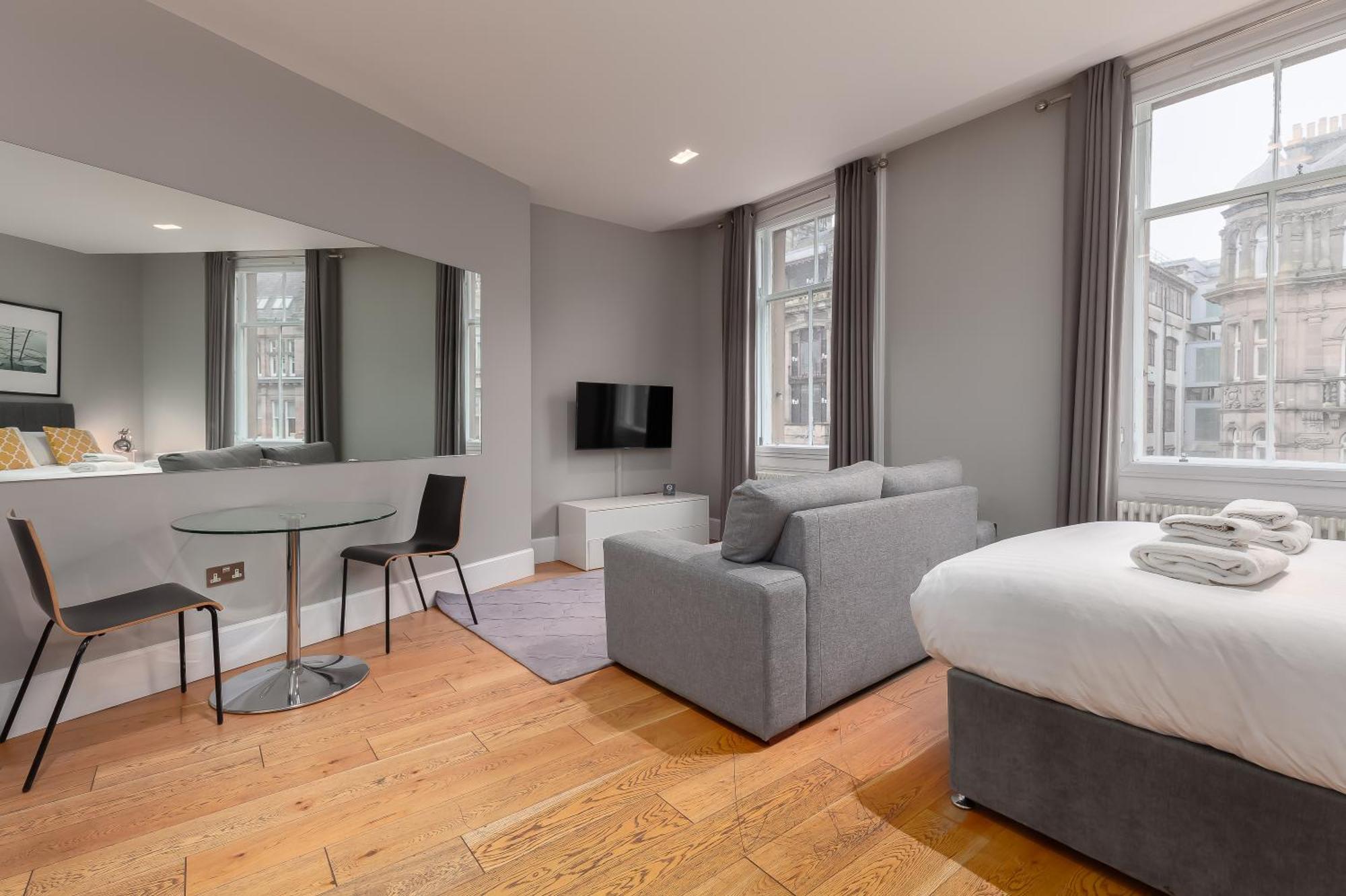 Destiny Scotland - St Andrew Square Apartment *
