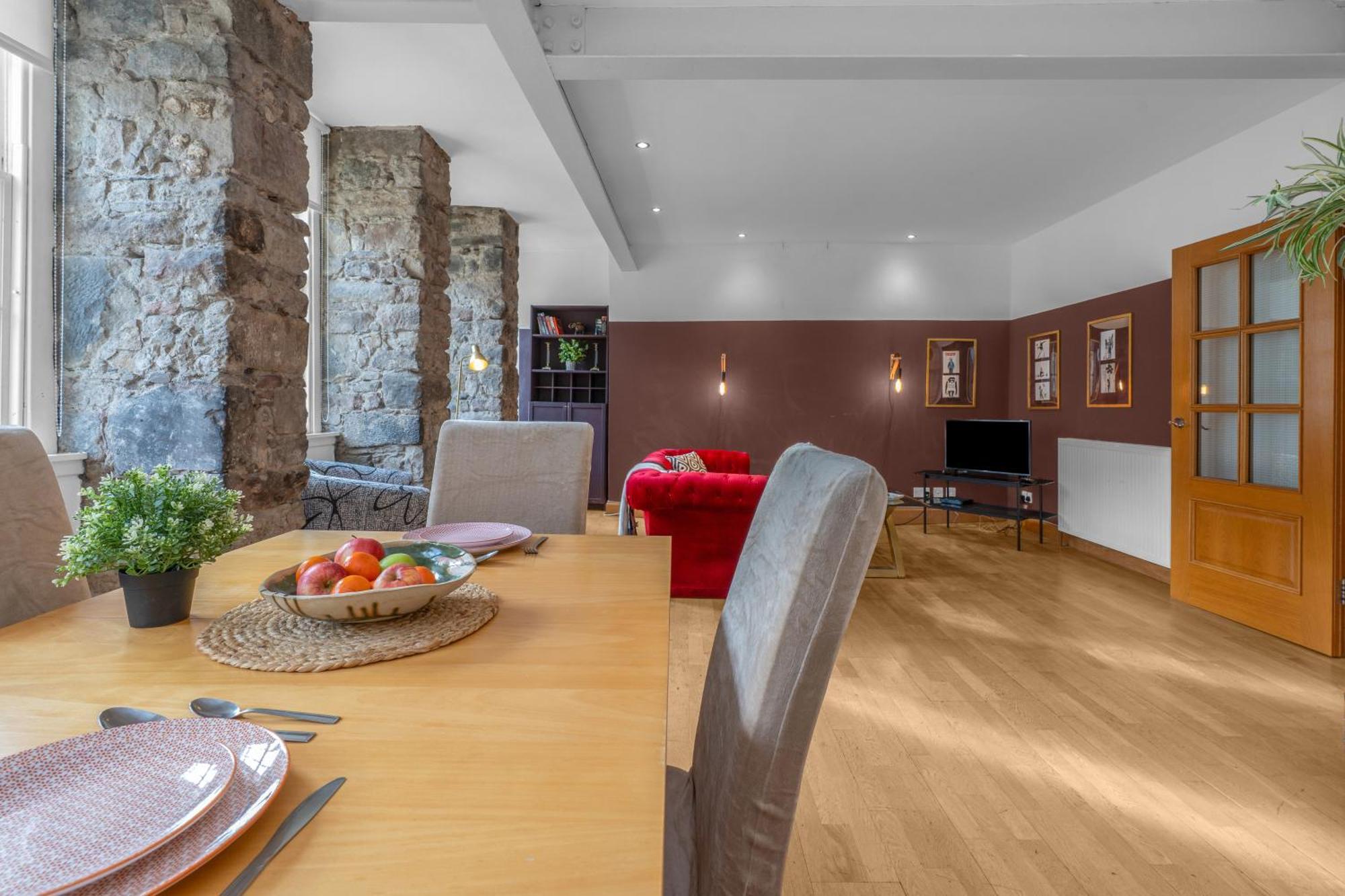 Apartment Old Town Romantic Getaway Edinburgh