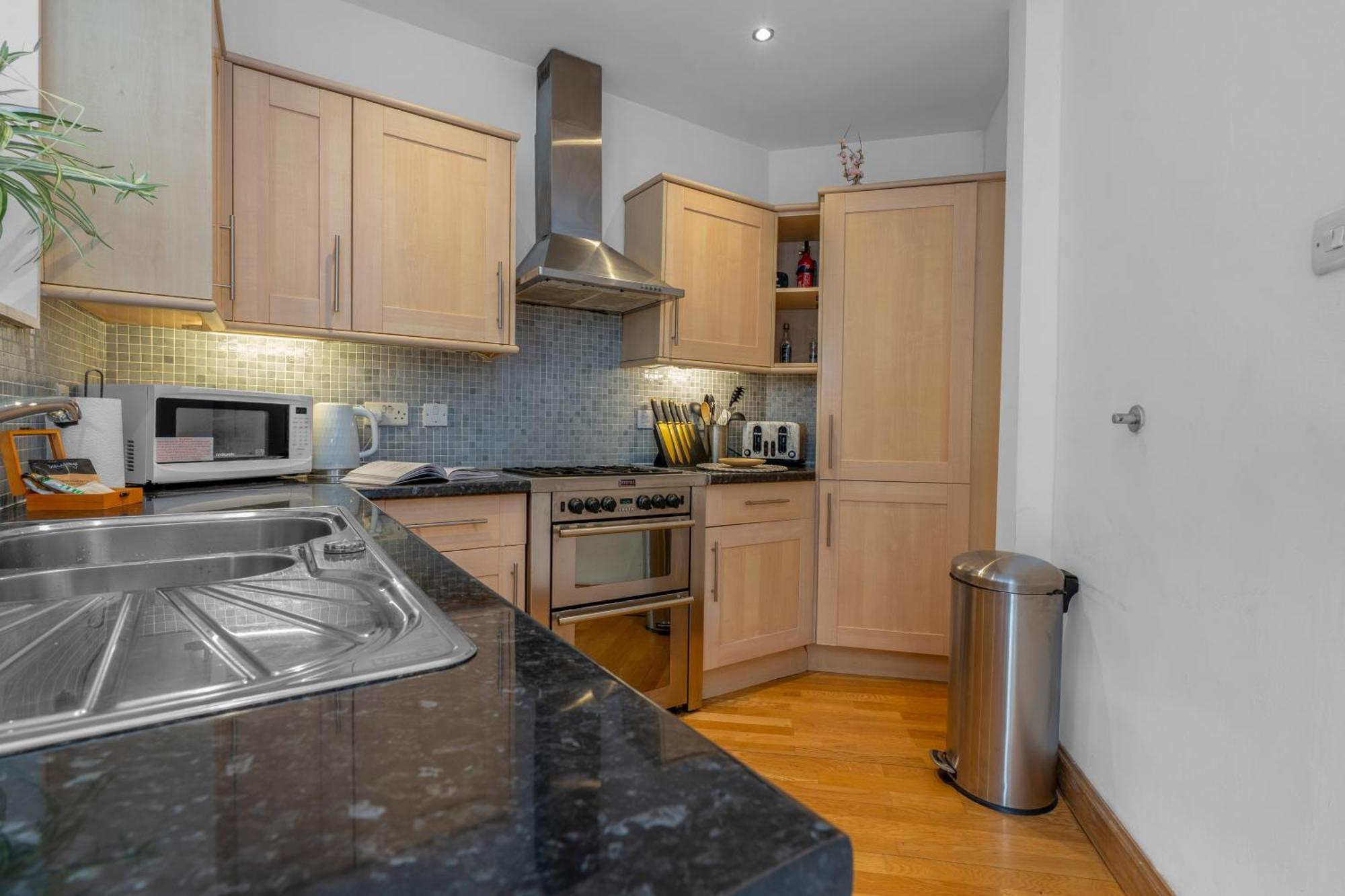 Apartment Old Town Romantic Getaway Edinburgh
