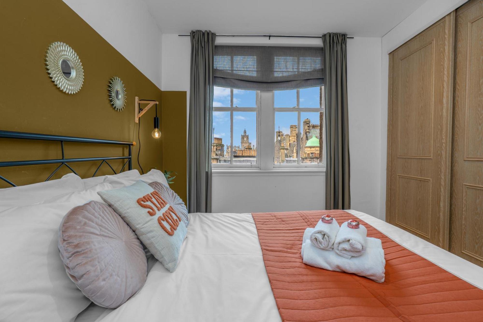 Old Town Romantic Getaway *