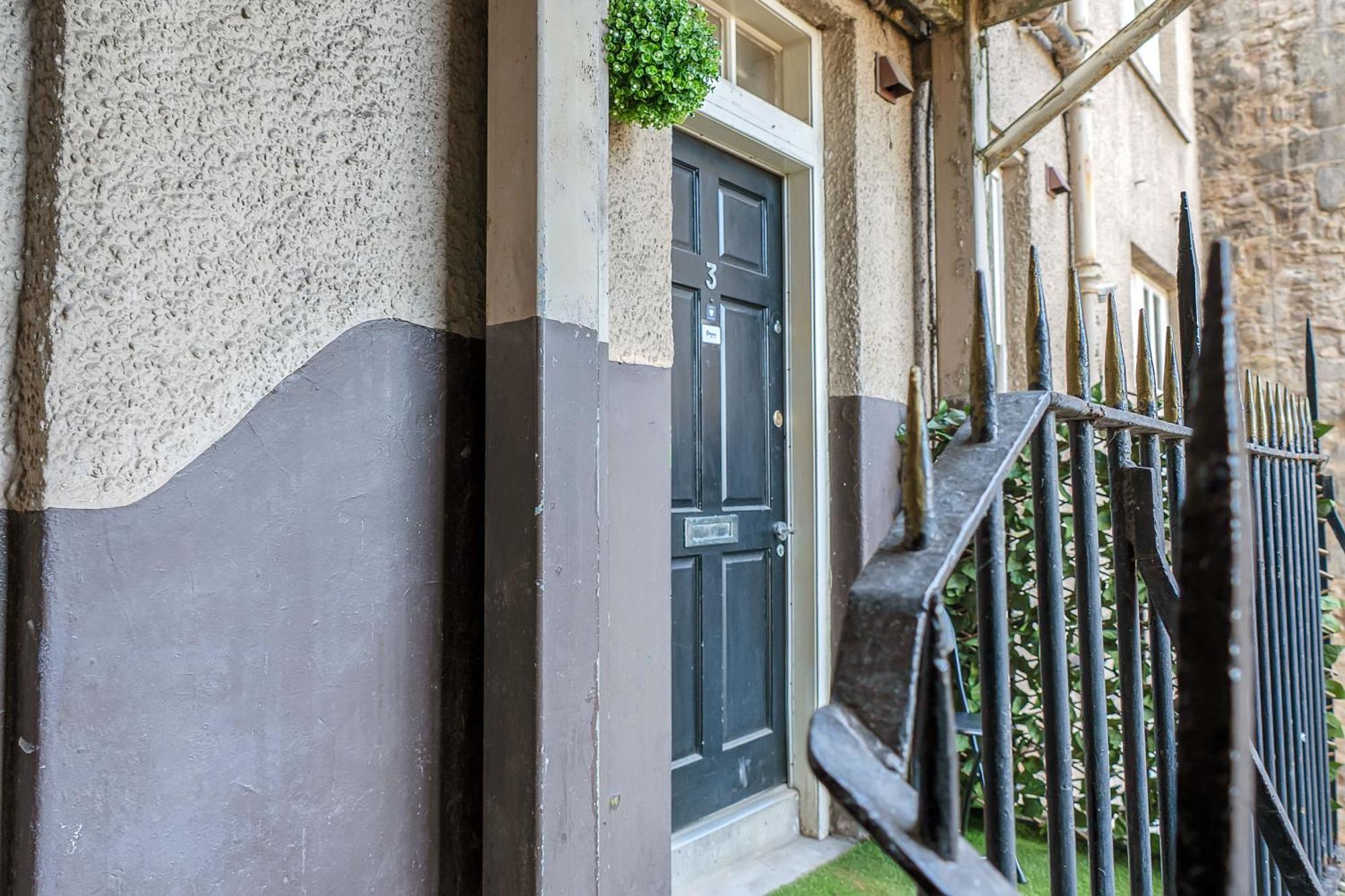 Apartment Old Town Romantic Getaway Edinburgh