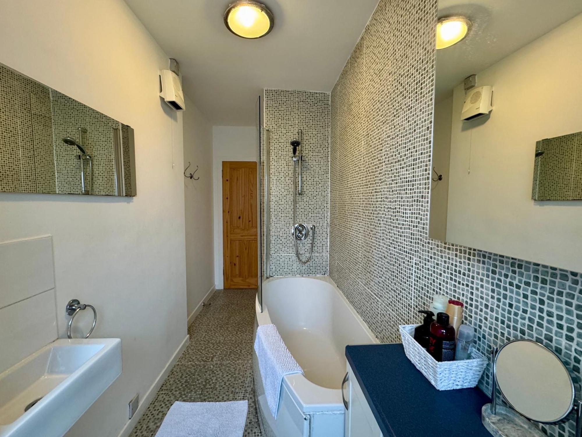 Victoria Street - 2br Old Town Get Away! Perfect Location Next To Castle Apartment *