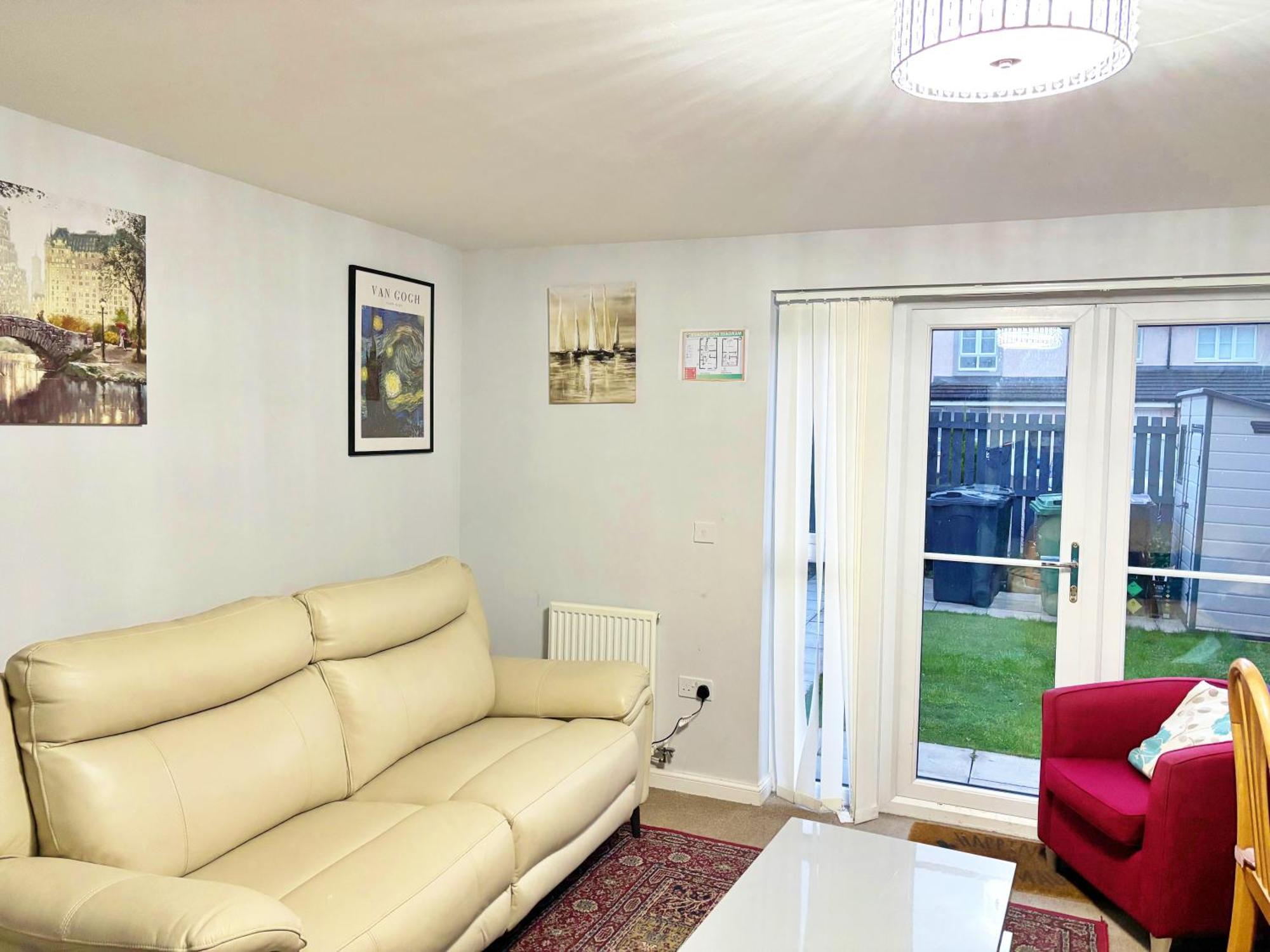 Holiday home Newbuild - 3 Bedrooms, 2 Baths,5 Mins From Airport