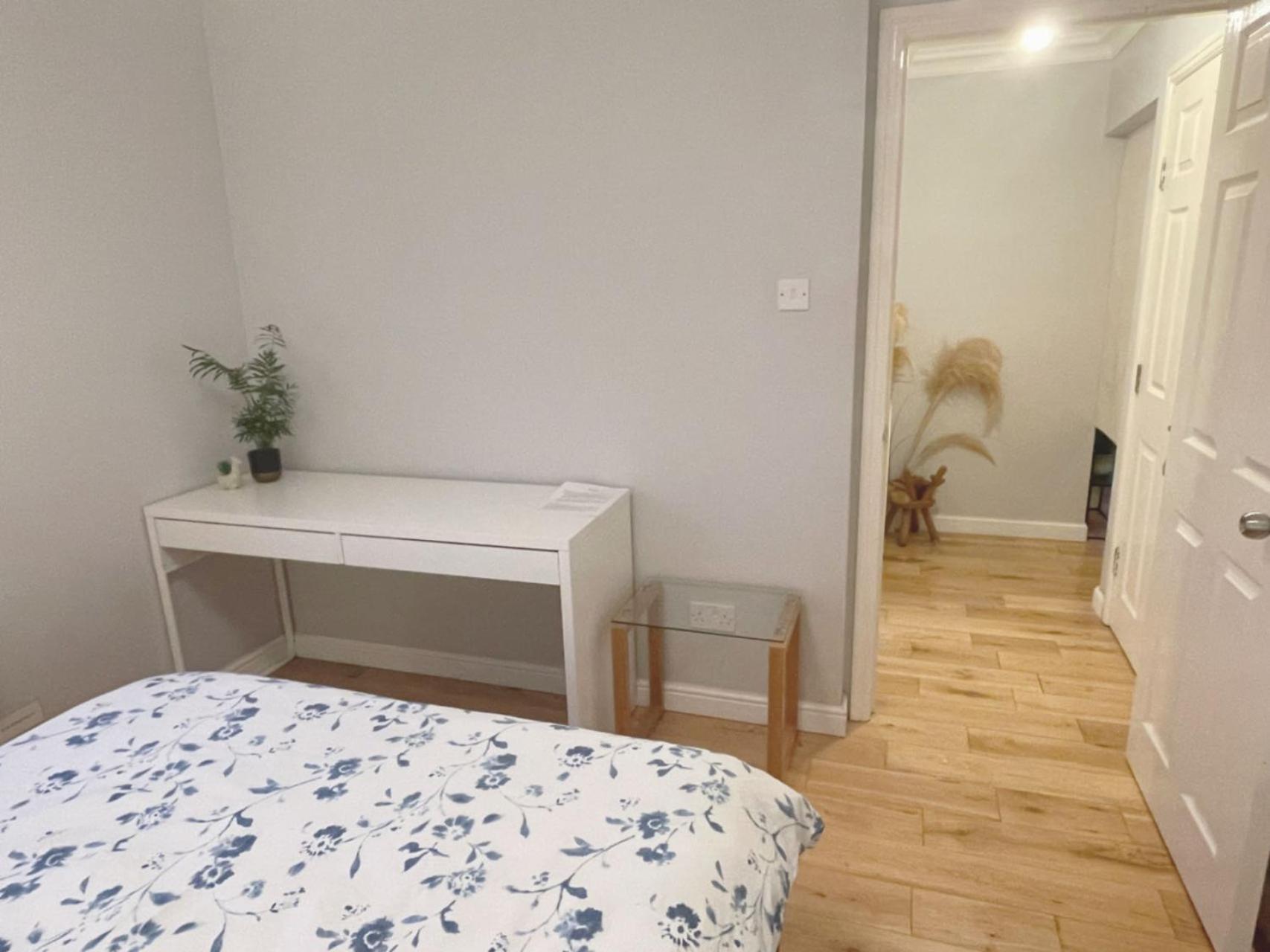 Homestay Double With Private Bathroom And Parking *