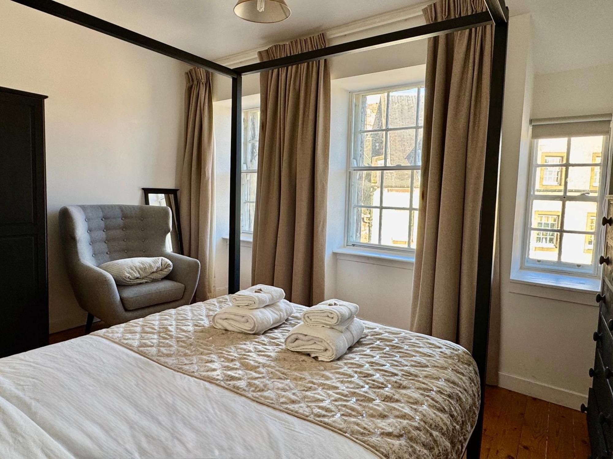 Apartment Victoria Street - 2br Old Town Get Away! Perfect Location Next To Castle *