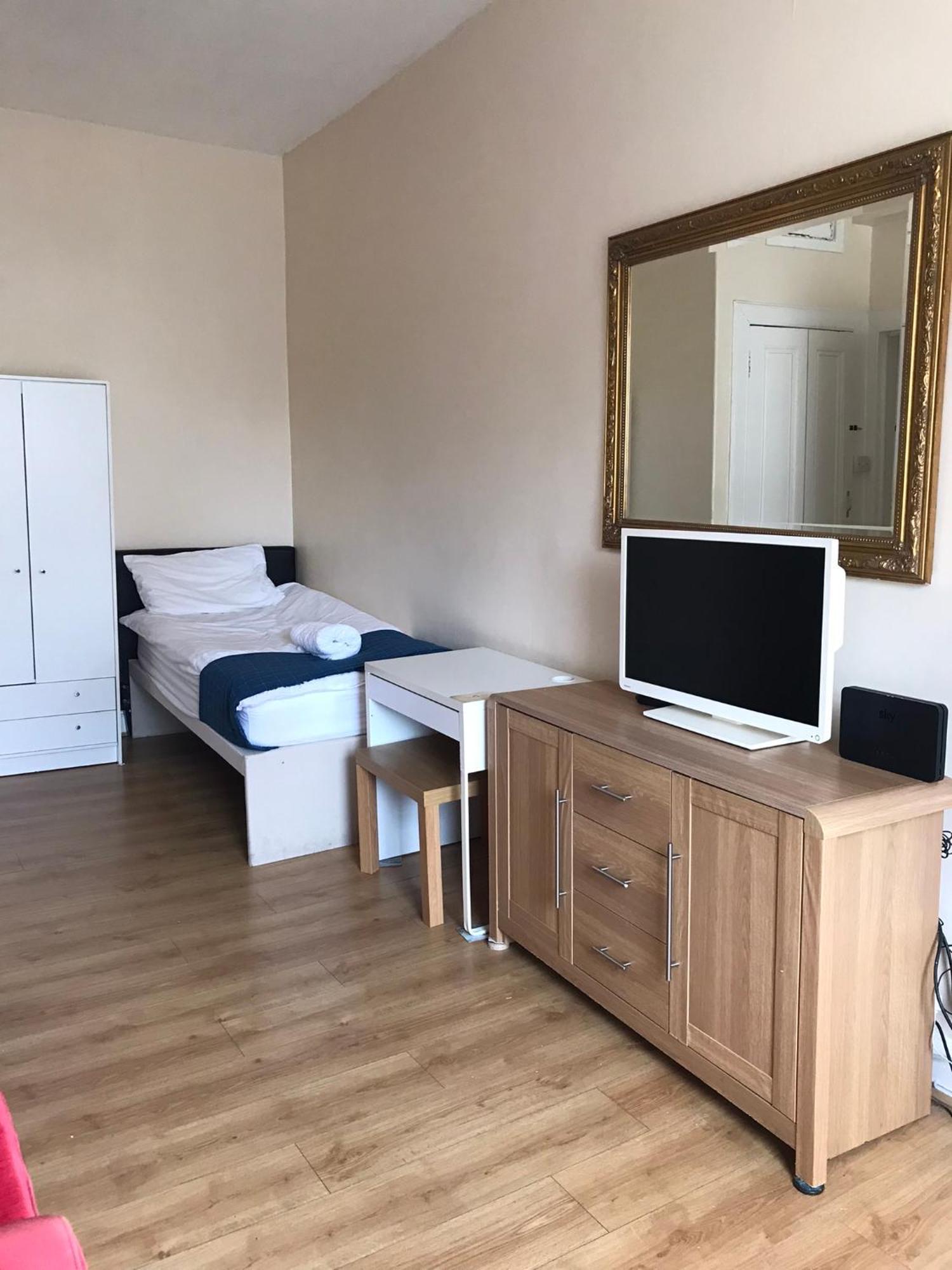 Newington Area Apartment