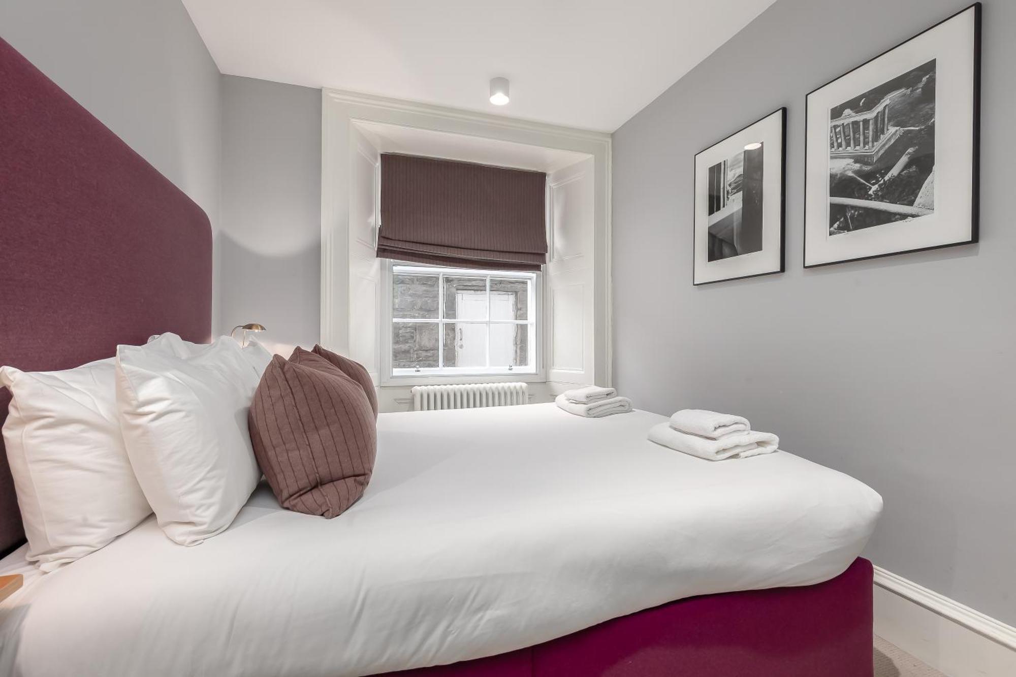 Destiny Scotland - Distillers House Apartment Edinburgh