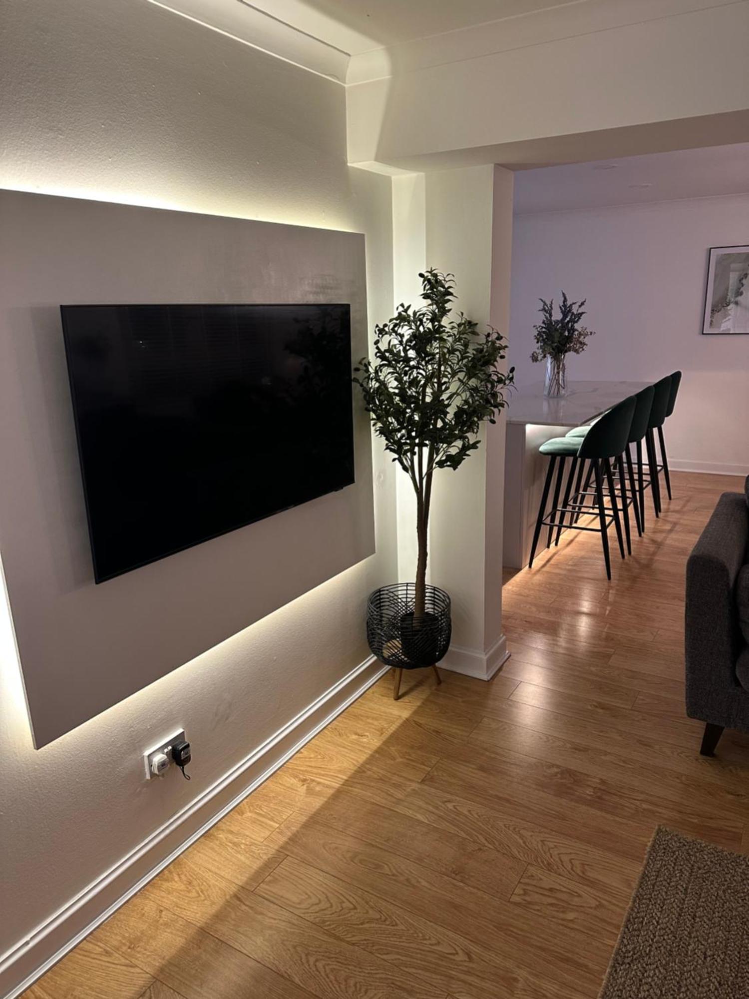 Lux 2 Bedroom Ground Floor Apartment Edinburgh