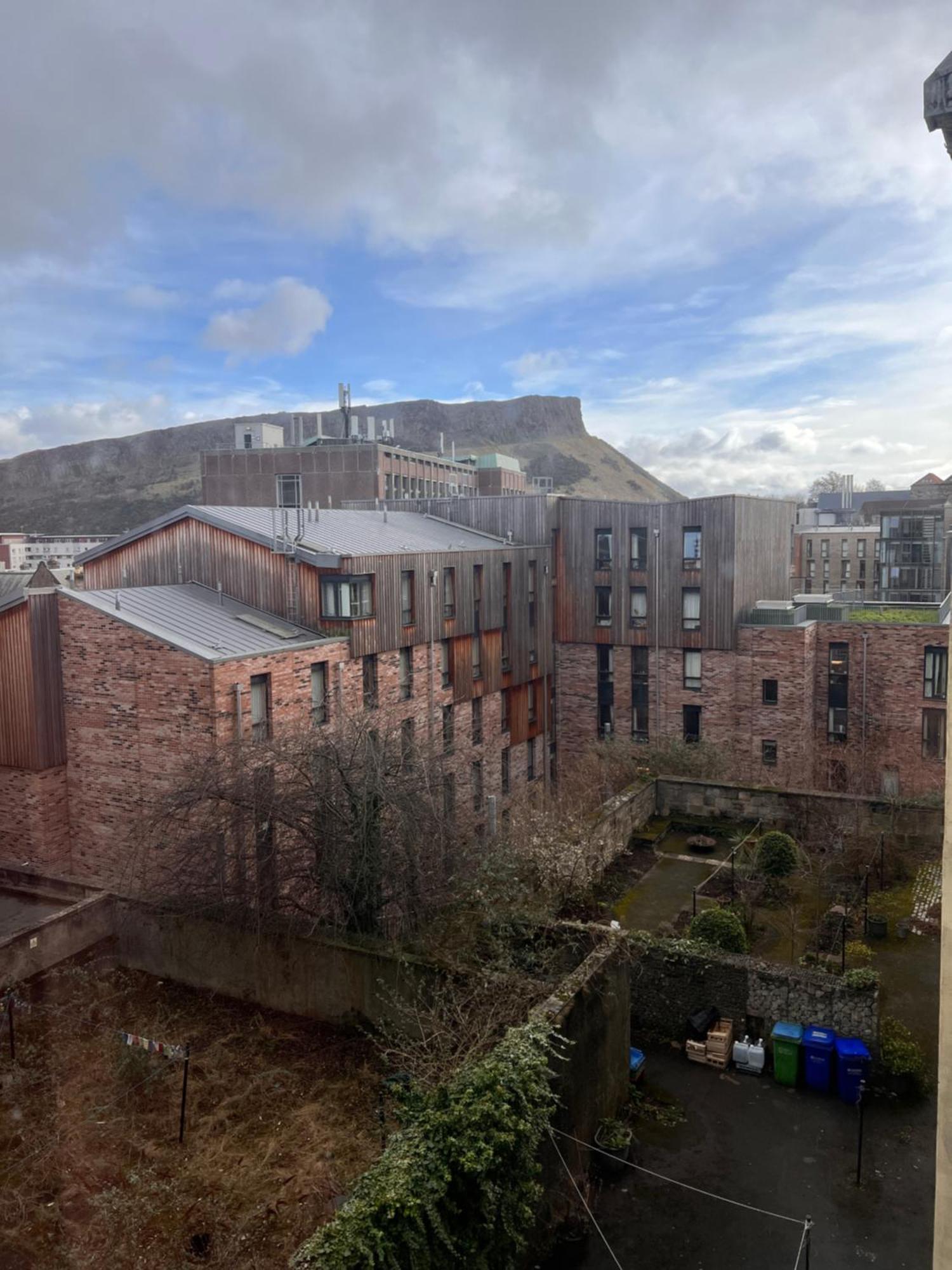 Crags View On The Royal Mile Edinburgh