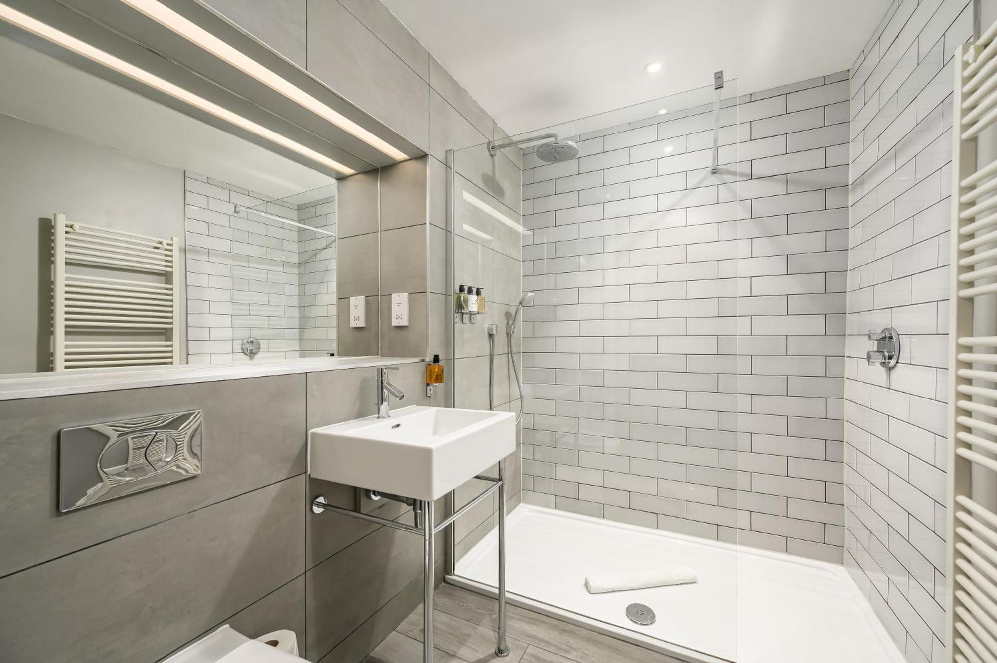 Destiny Scotland - Distillers House Apartment Edinburgh