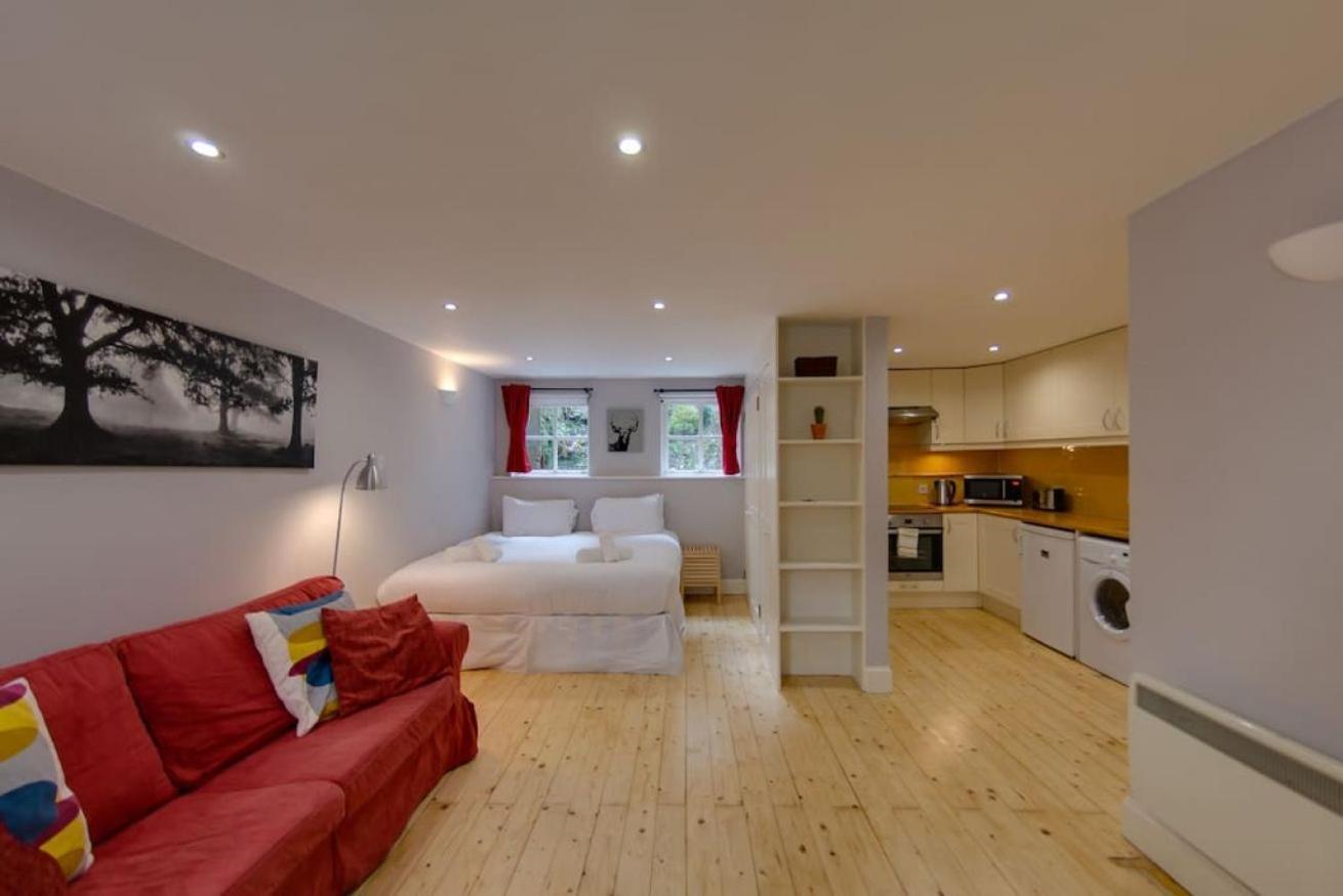 Joivy Warm & Welcoming Flat Near Castle