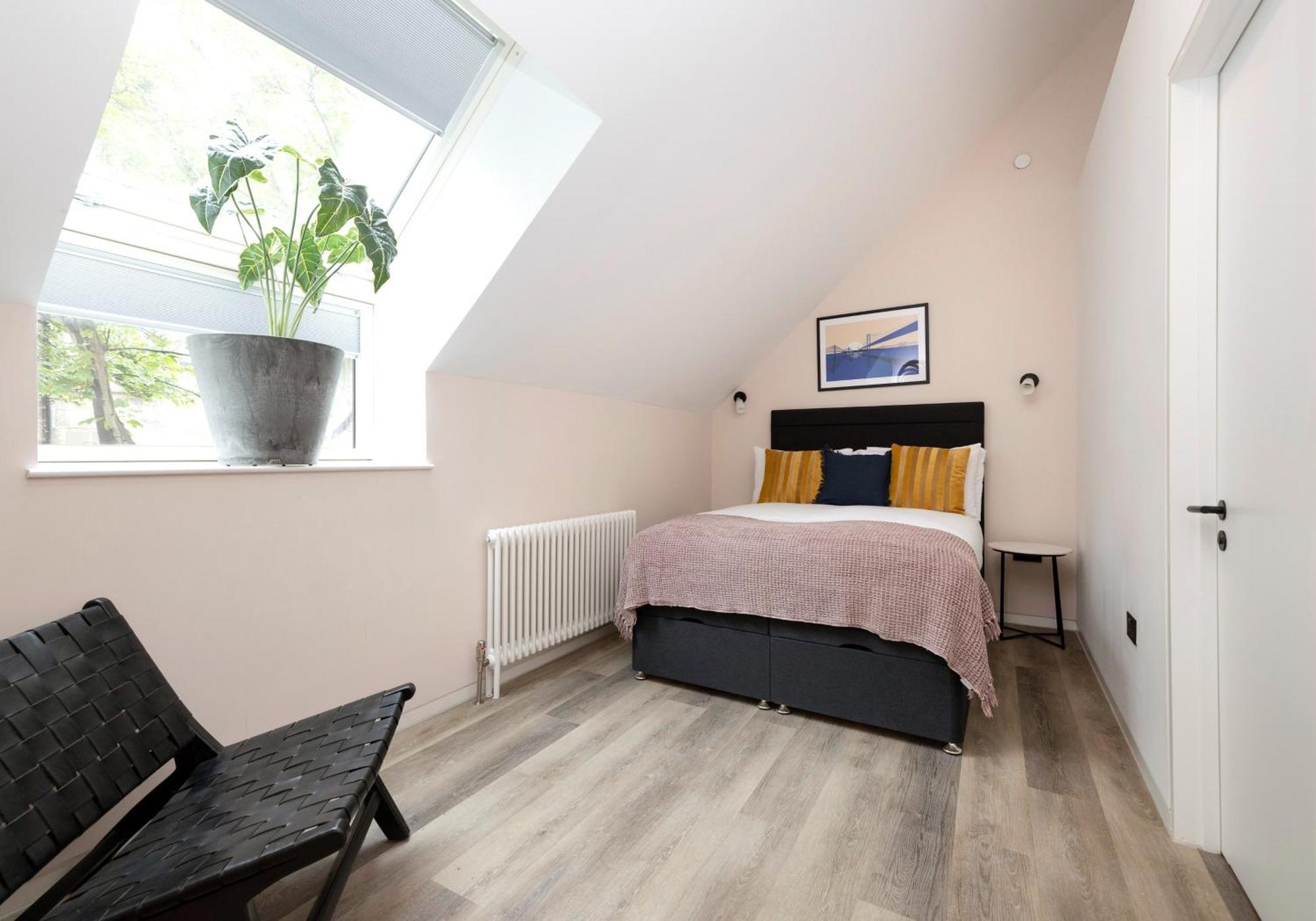 Charming Near Holyrood Park & Calton Hill Edinburgh