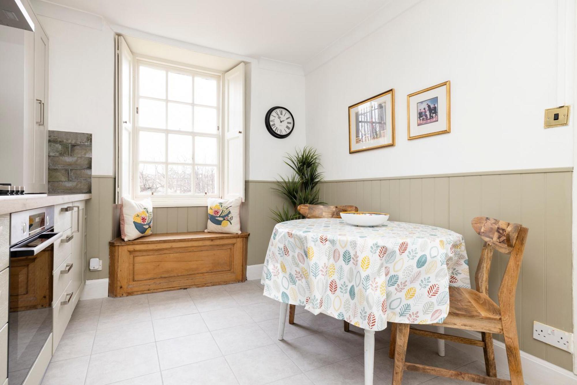 Joivy Beautiful Apartment, Private Garden, Calton Hill *